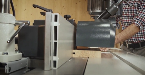 Urzadzenie posuwowe F348 Marka inny