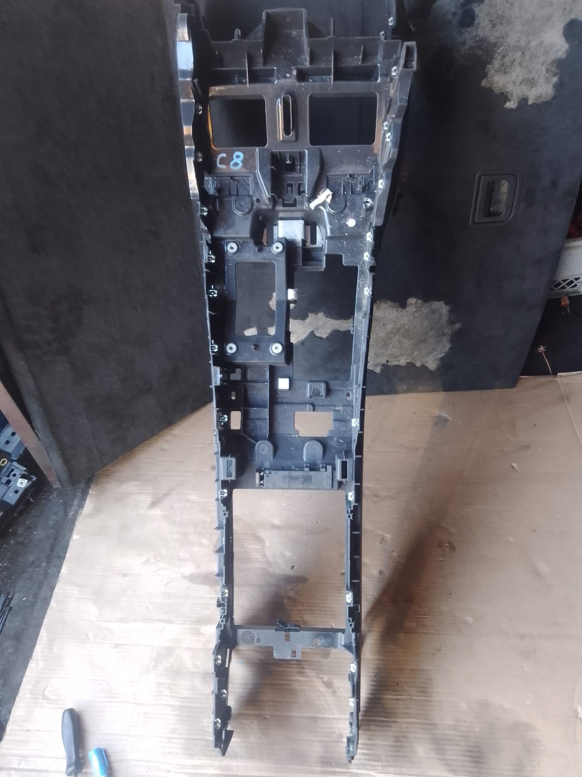 TUNEL central AUDI A6 C8 4K1863241A