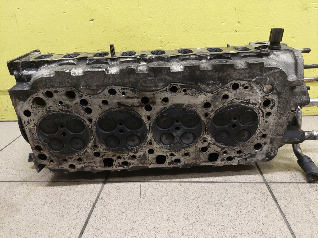 TOYOTA COROLLA E12 2.0 D4D TESTATA Motore