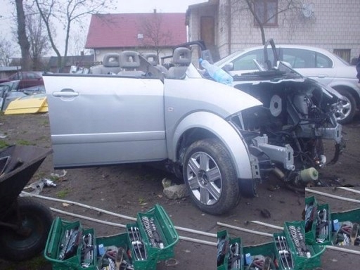 AUDI A2 ПРАВА ЧЕТВЕРТИНА ПЕРЕДНЯ ПЕРЕД