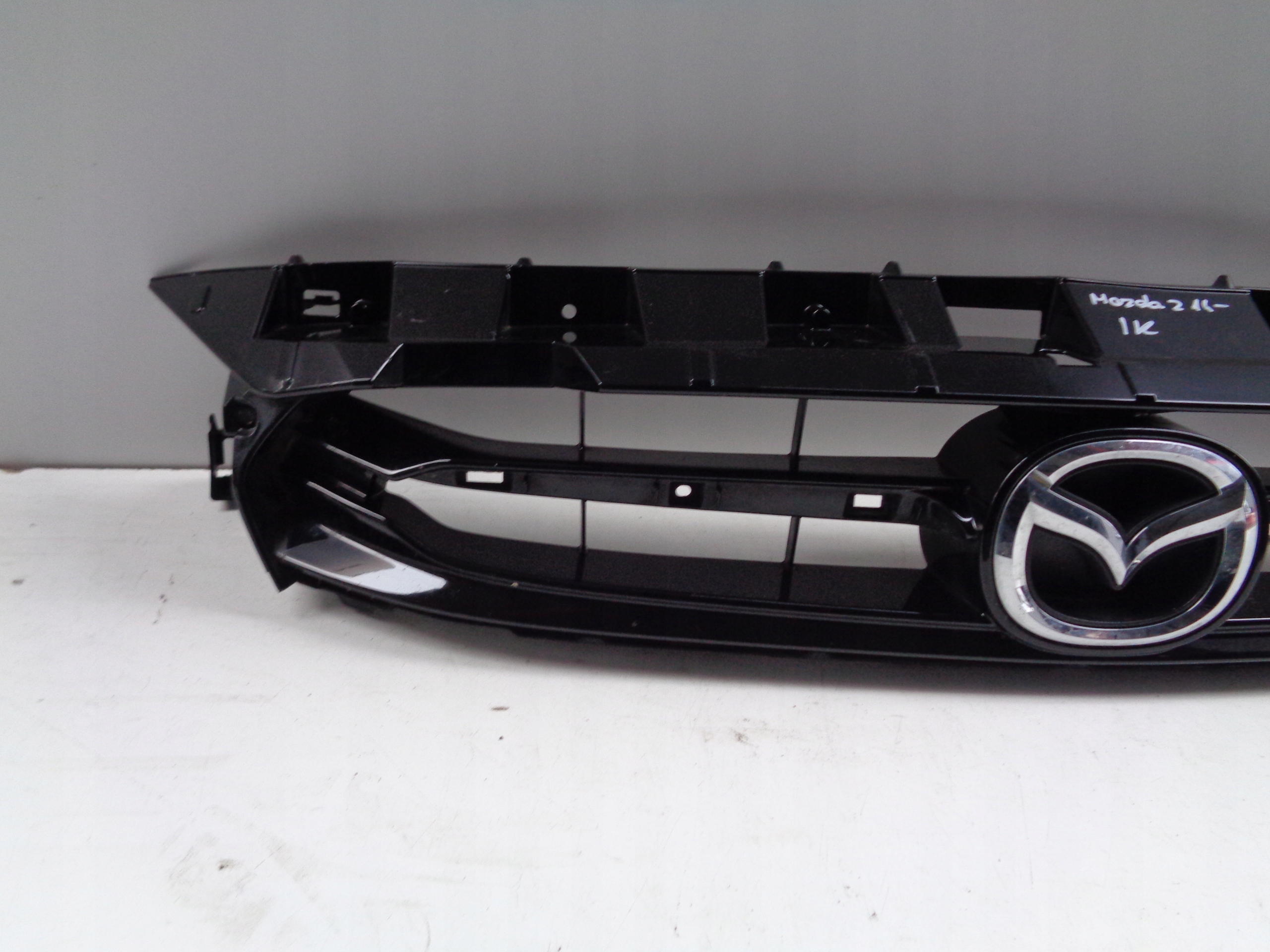 Grill Kühlergrill MAZDA 2 14