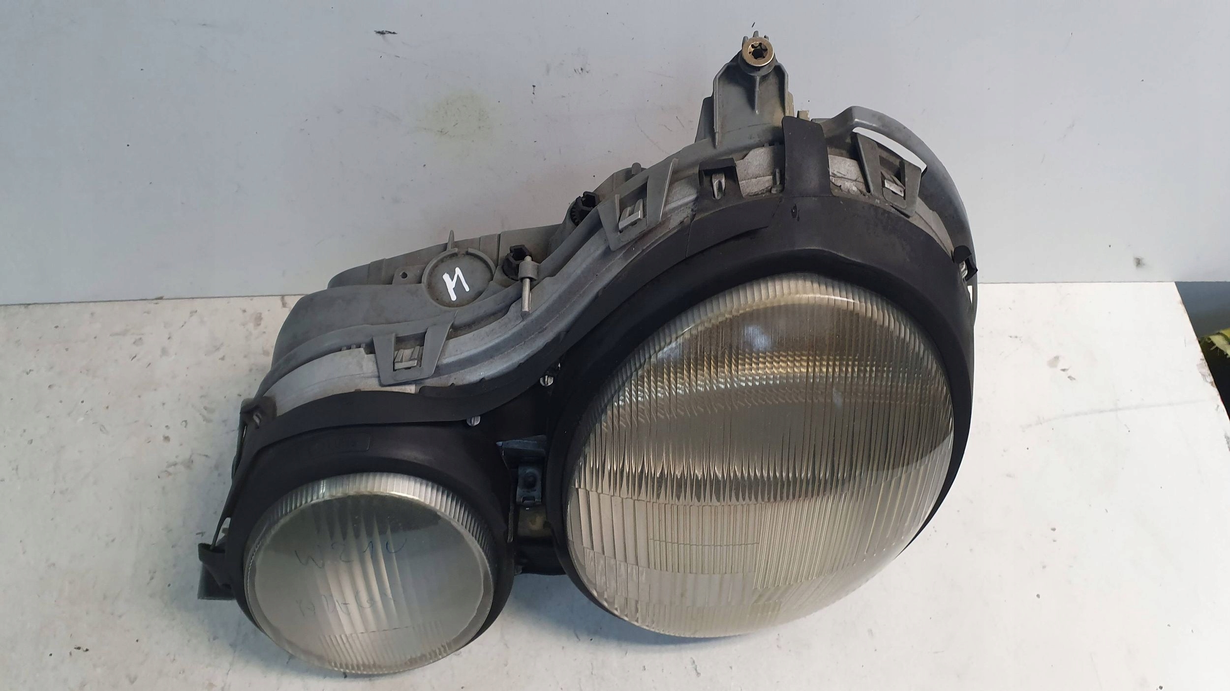 light front left MERCEDES W210 95