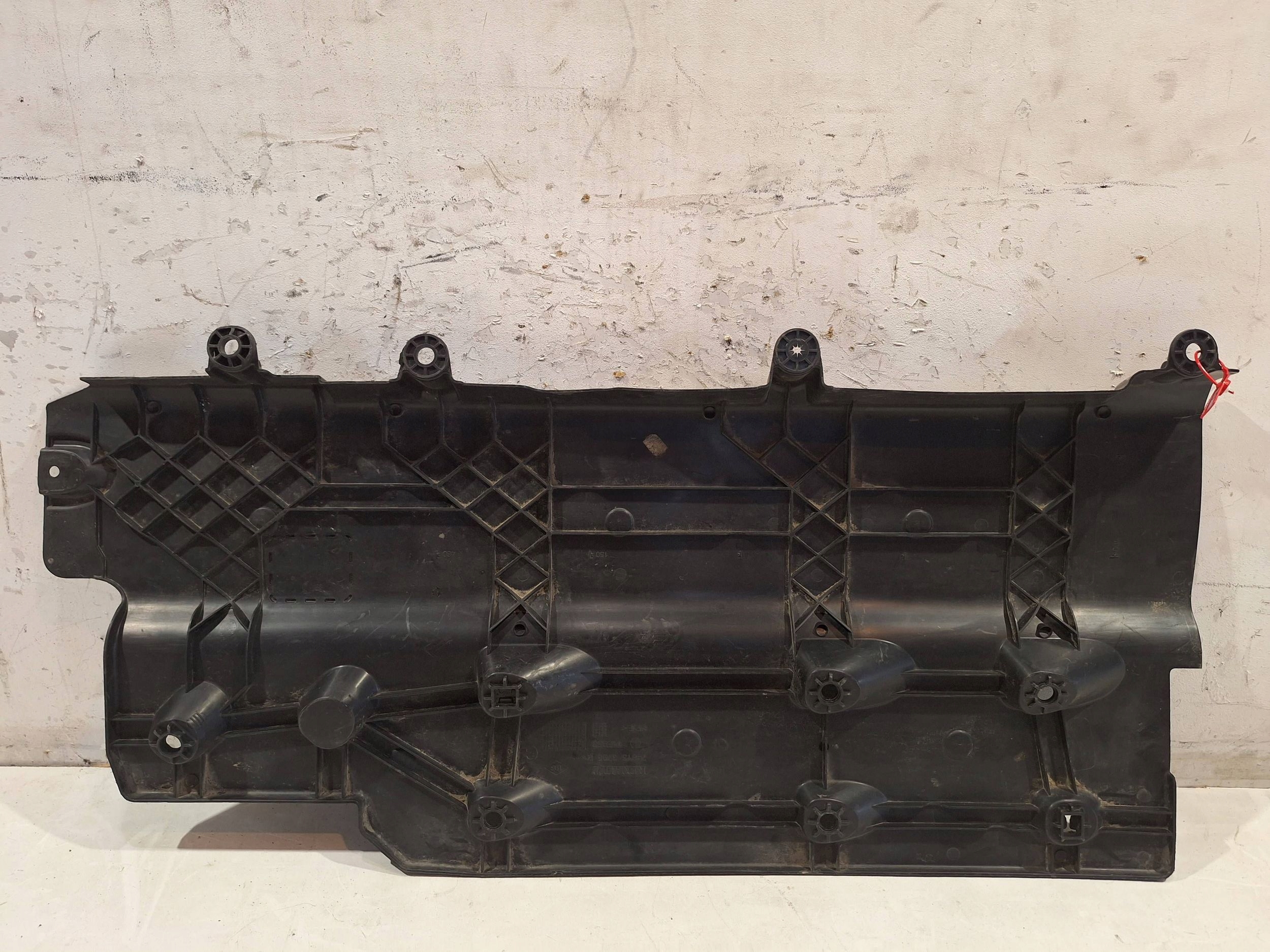 cover lower chassis left 748153796R DACIA DUSTER II 2017