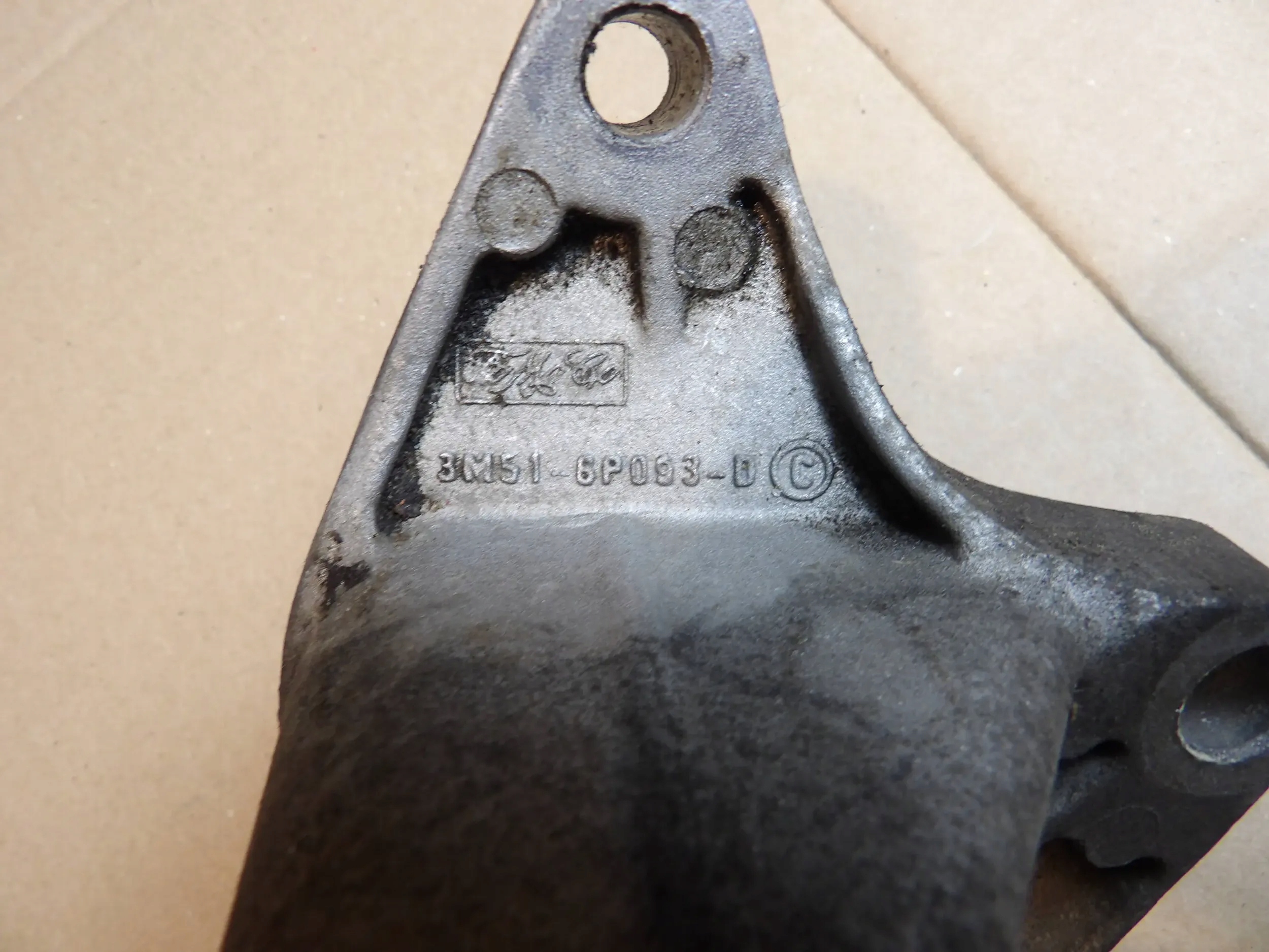 FORD FOCUS MK3 1.6 ECOBOOST holder gearbox mount