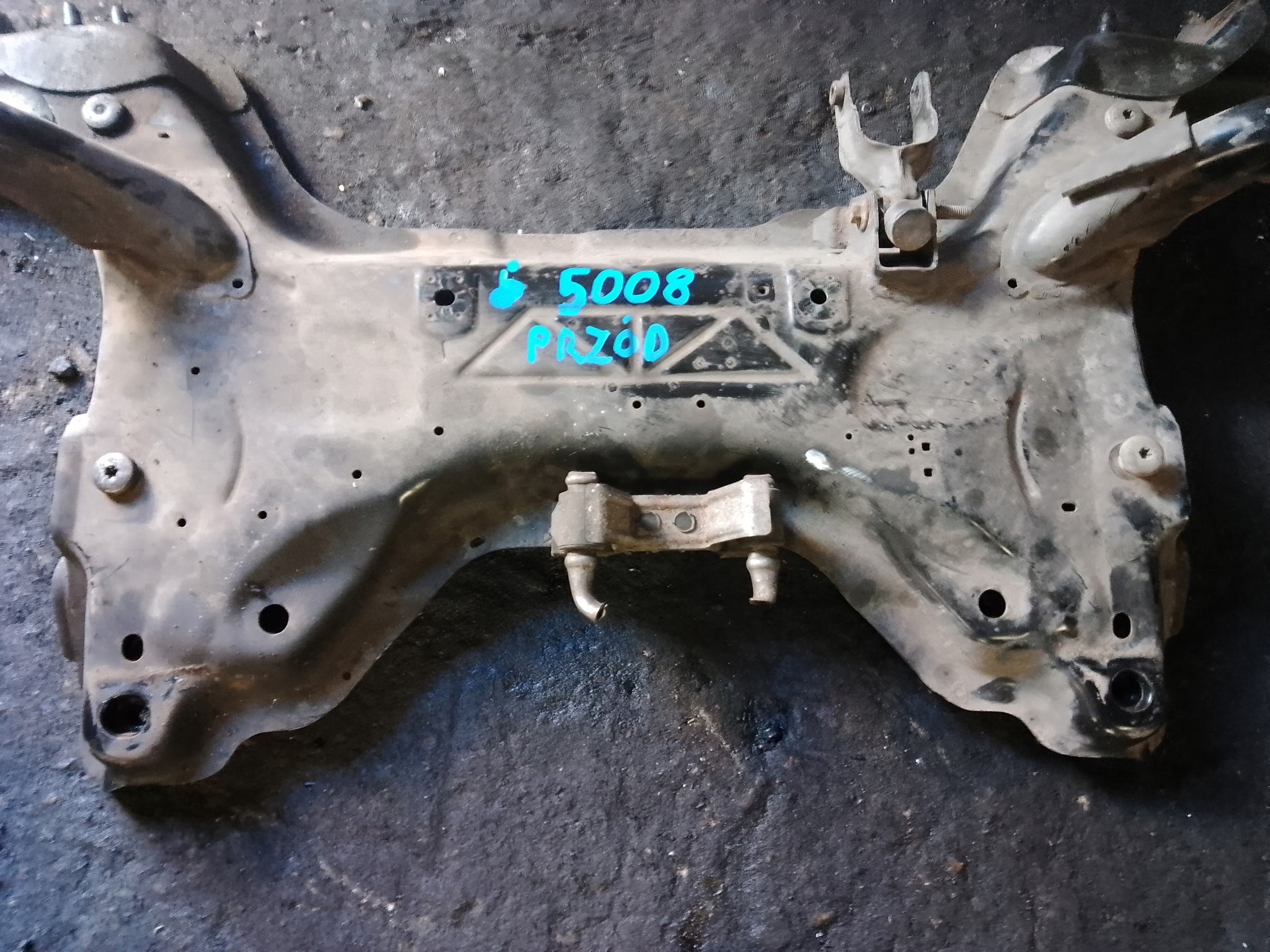 axle beam subframe axle beam front peugeot 5008 and