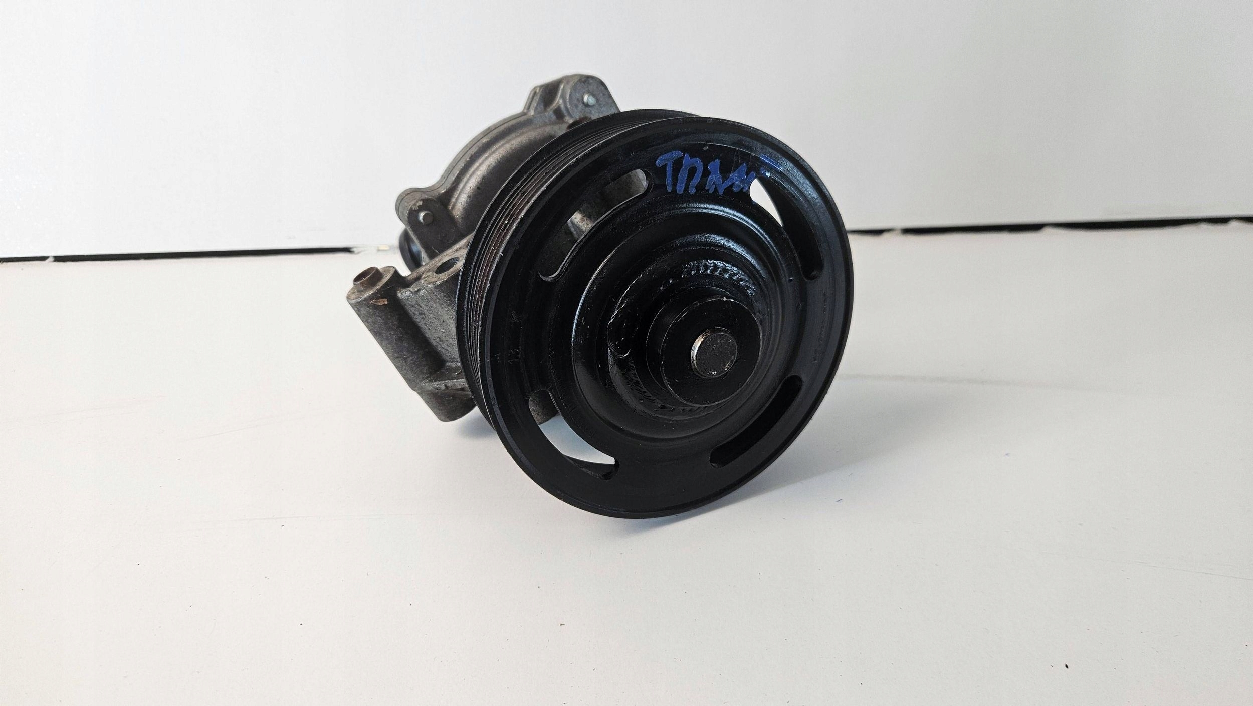 Ford Transit 2.2 TDCI water pump bk3q-8a558-cb