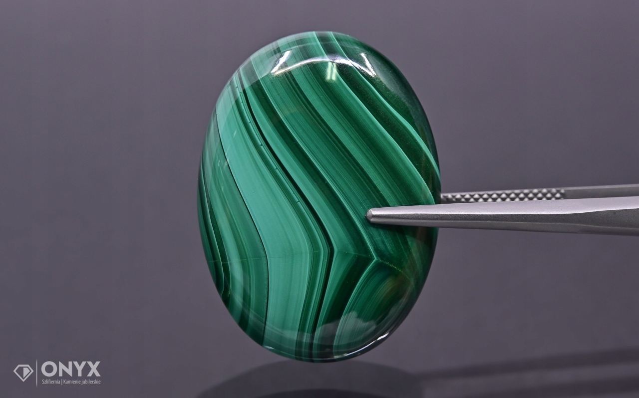 Malachit kabošon ovál 30,5x22,5 mm