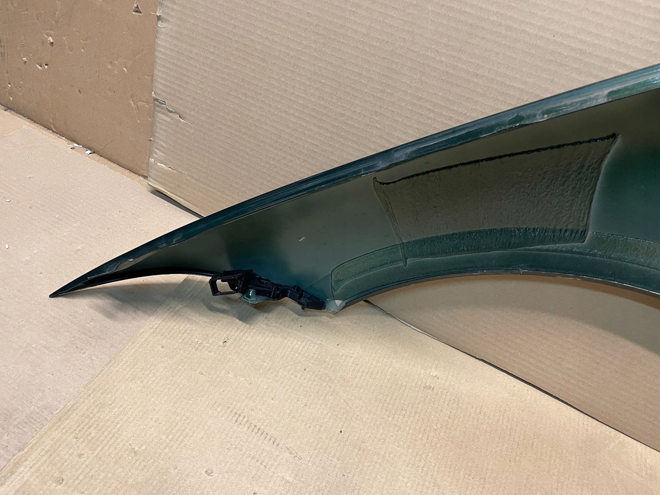 fender front right BMW 4 G22 G23 M440iX colour C4E IDEAL
