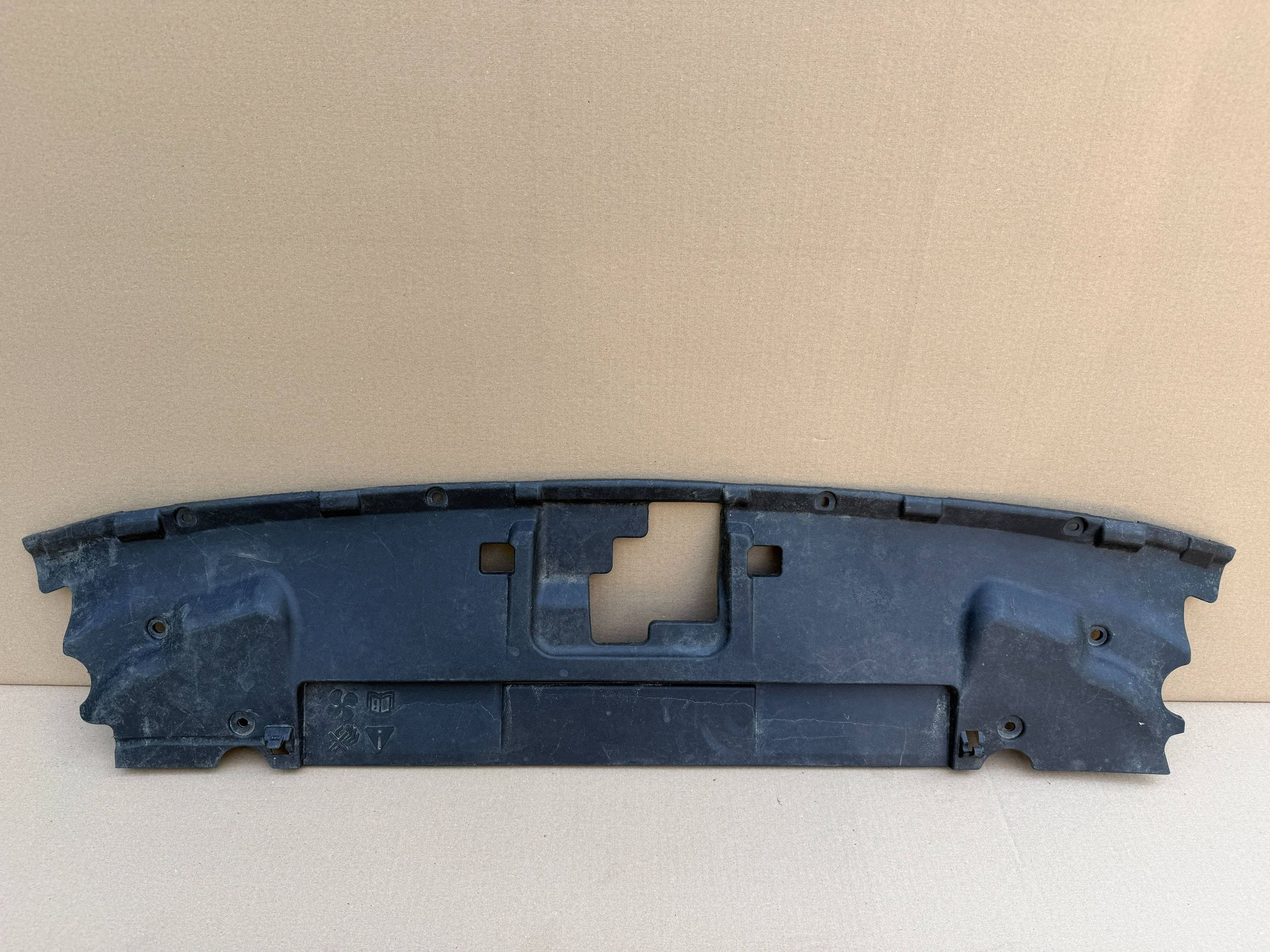 Ford Mustang 17- cover supports front cap covering