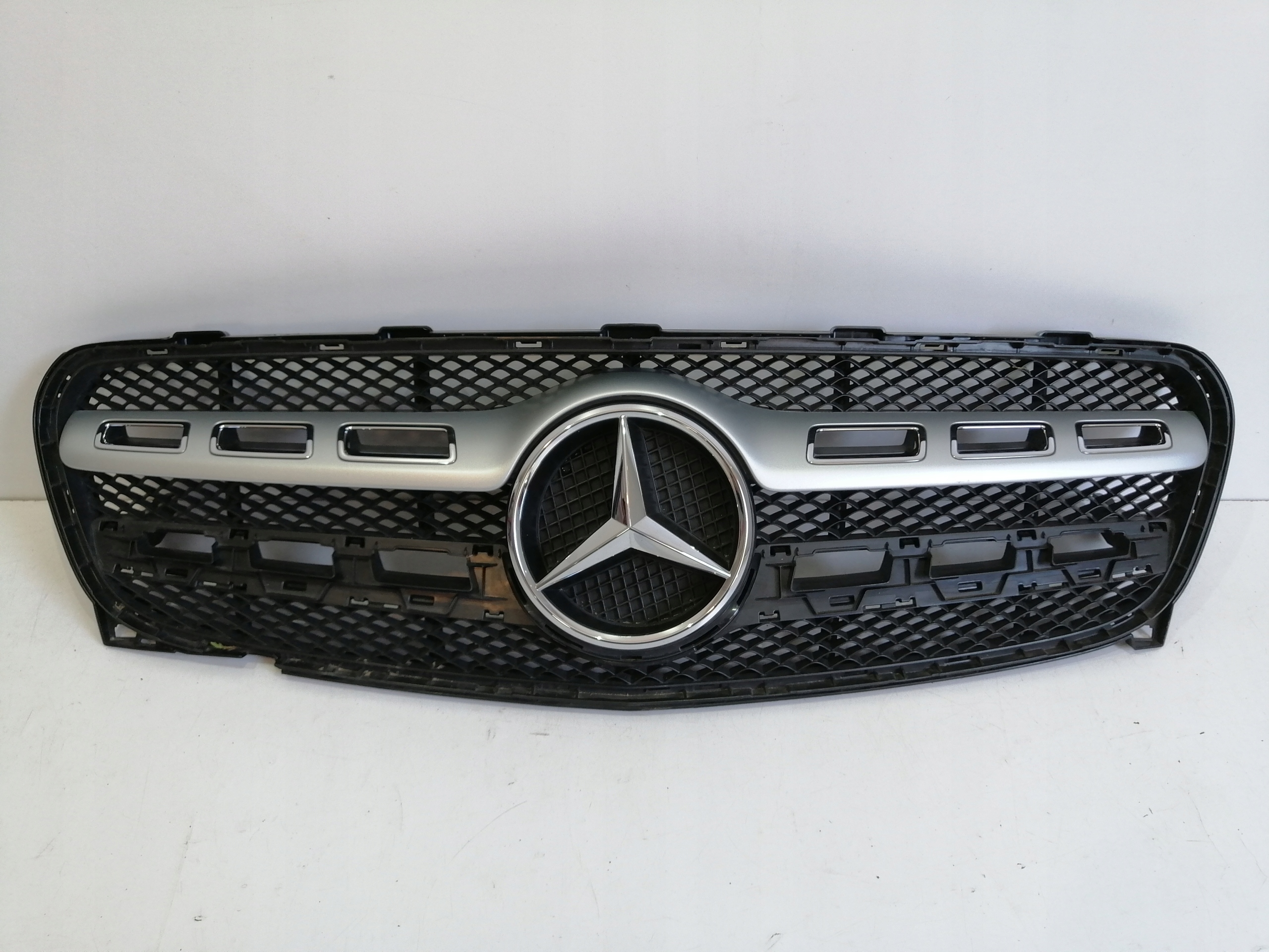 Mercedes-Benz GLA W156 Kühlergrill FRONTGRILL Kühlergitter A1568880400 - Thumbnail 1