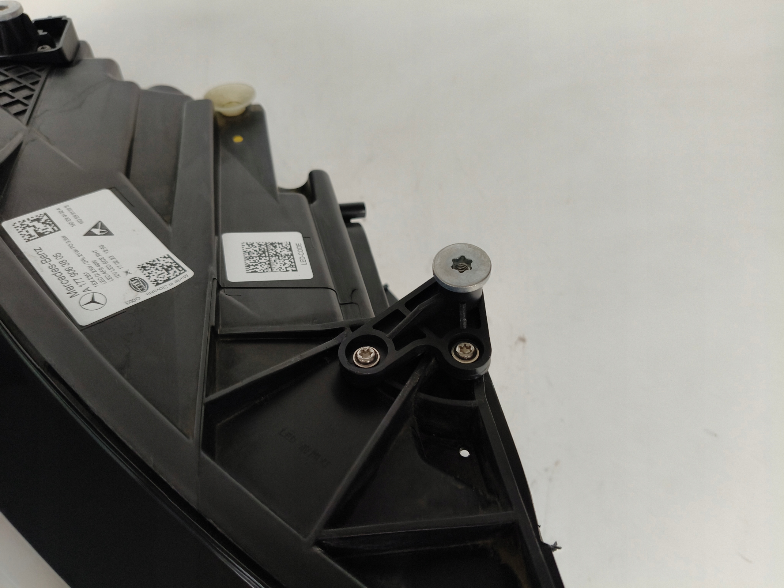 light right REFLEKTOR MERCEDES A-KLASA W177 18- FULL LED