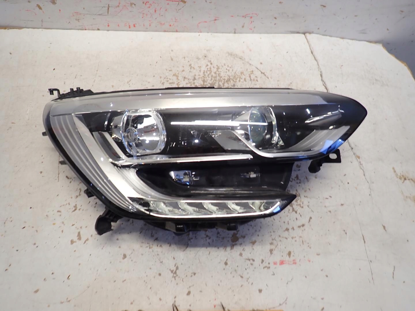 light front front right RENAULT MEGANE IV LED 2016- 260102555