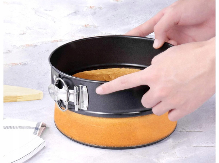 OKRĄGŁE TORTOWNICE 3 ROZMIARY DO PIECZENIA CIAST BLACHA FORMA 3 SZT Rodzaj zestaw tortownic