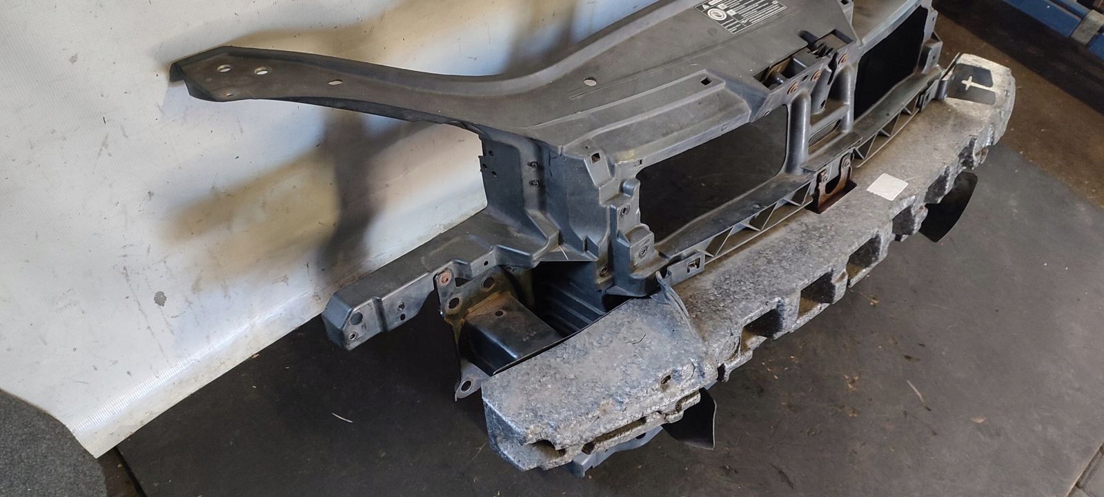 support panel for radiators pillar iron VW Golf V kombi