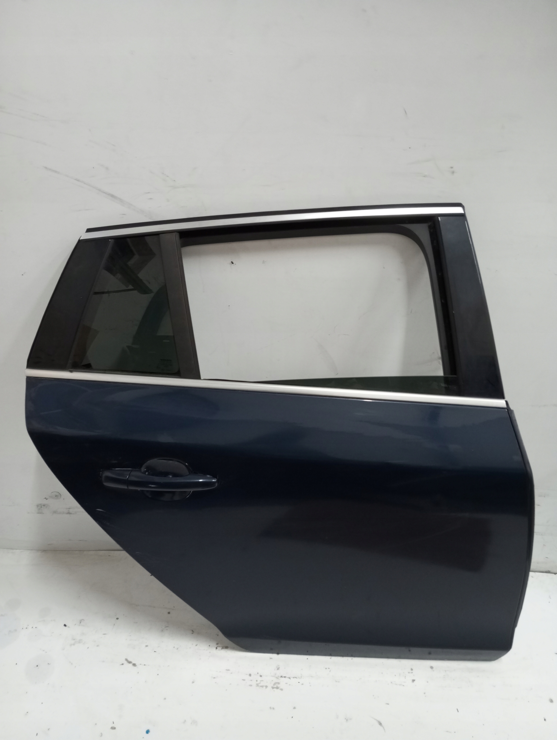 door right rear. VOLVO V60 11R