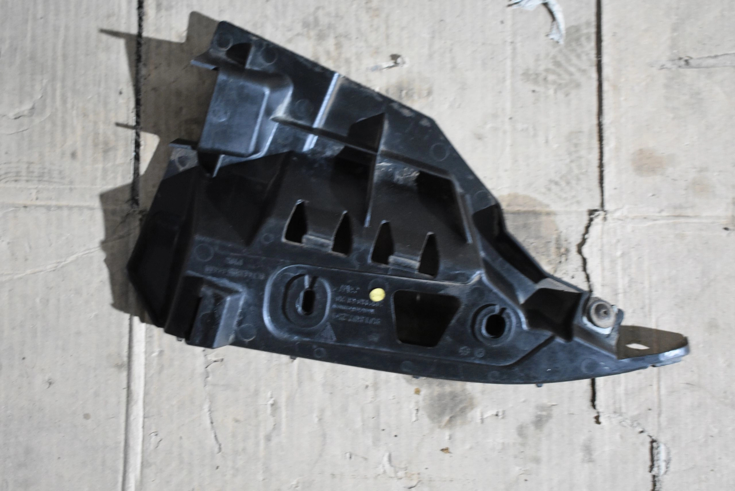 IDEALNY bumper bracket rear right PORSCHE TAYCAN 1