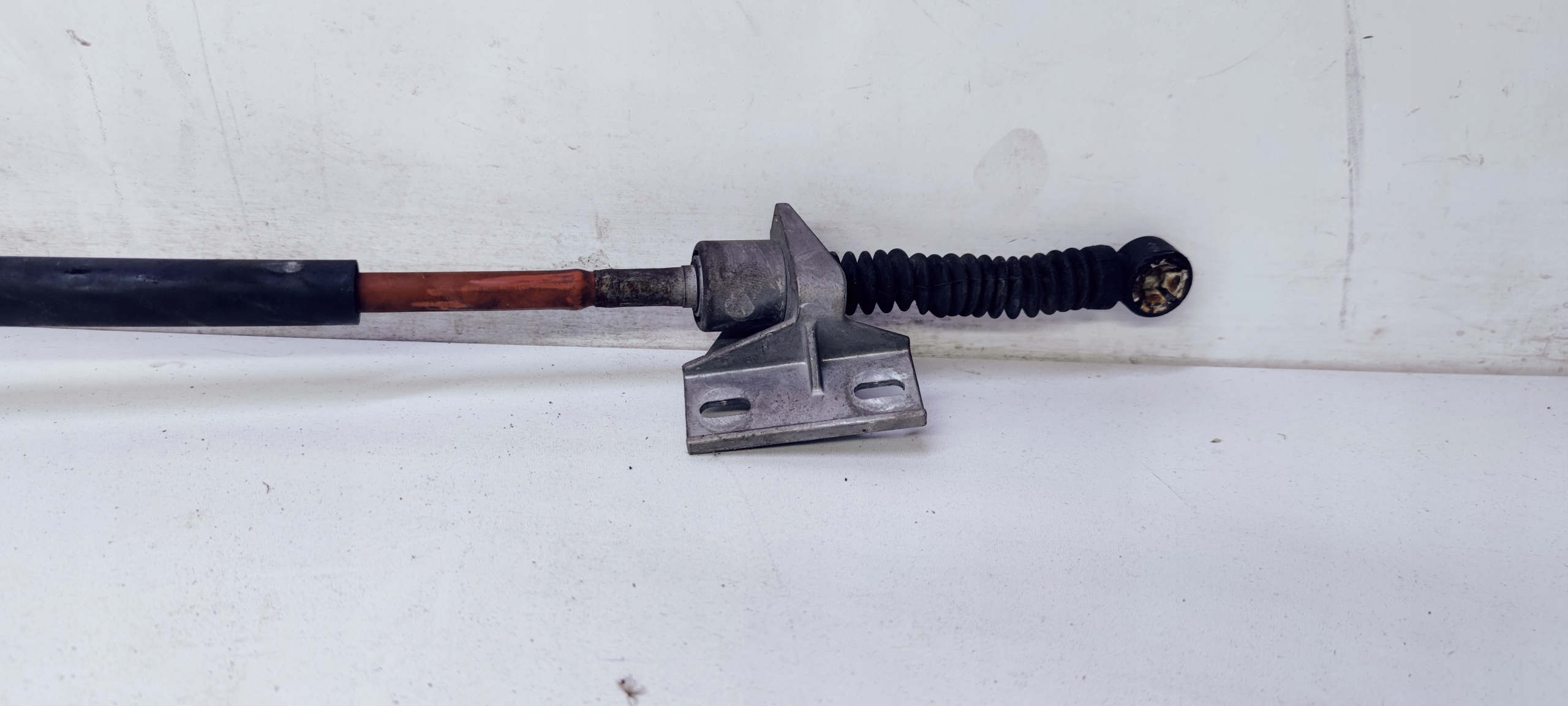 WYBIERAK LEWAREK AUDI A6 C6 AUTOMAT 4F1713041AJ Producent części Audi OE