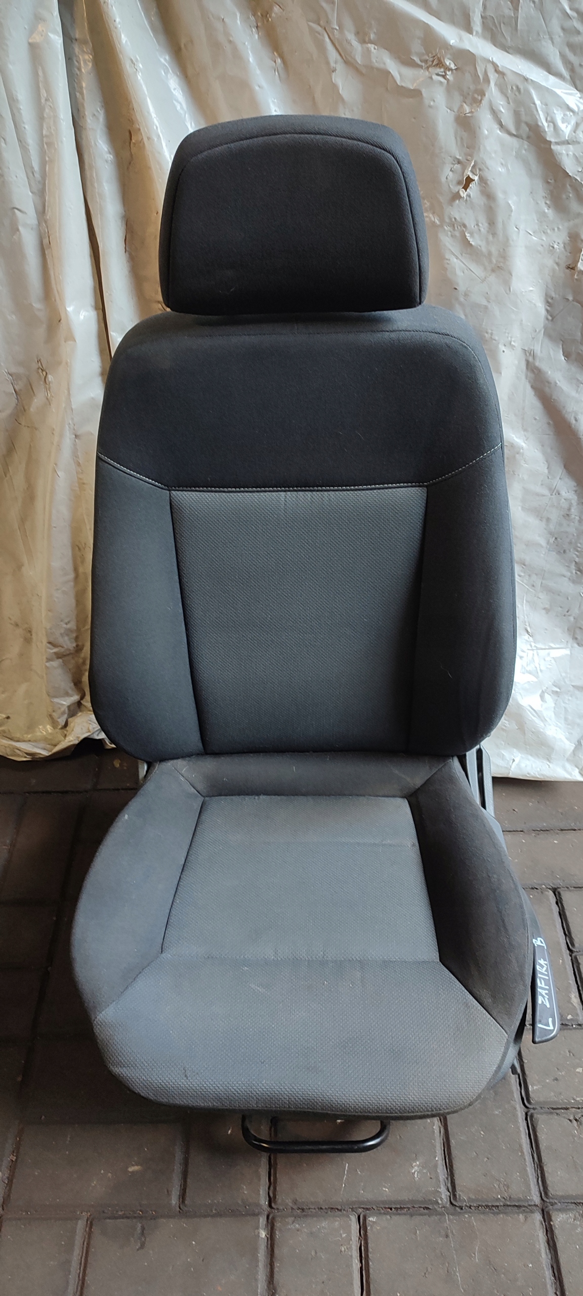 seat front left driver´s Opel Zafira B