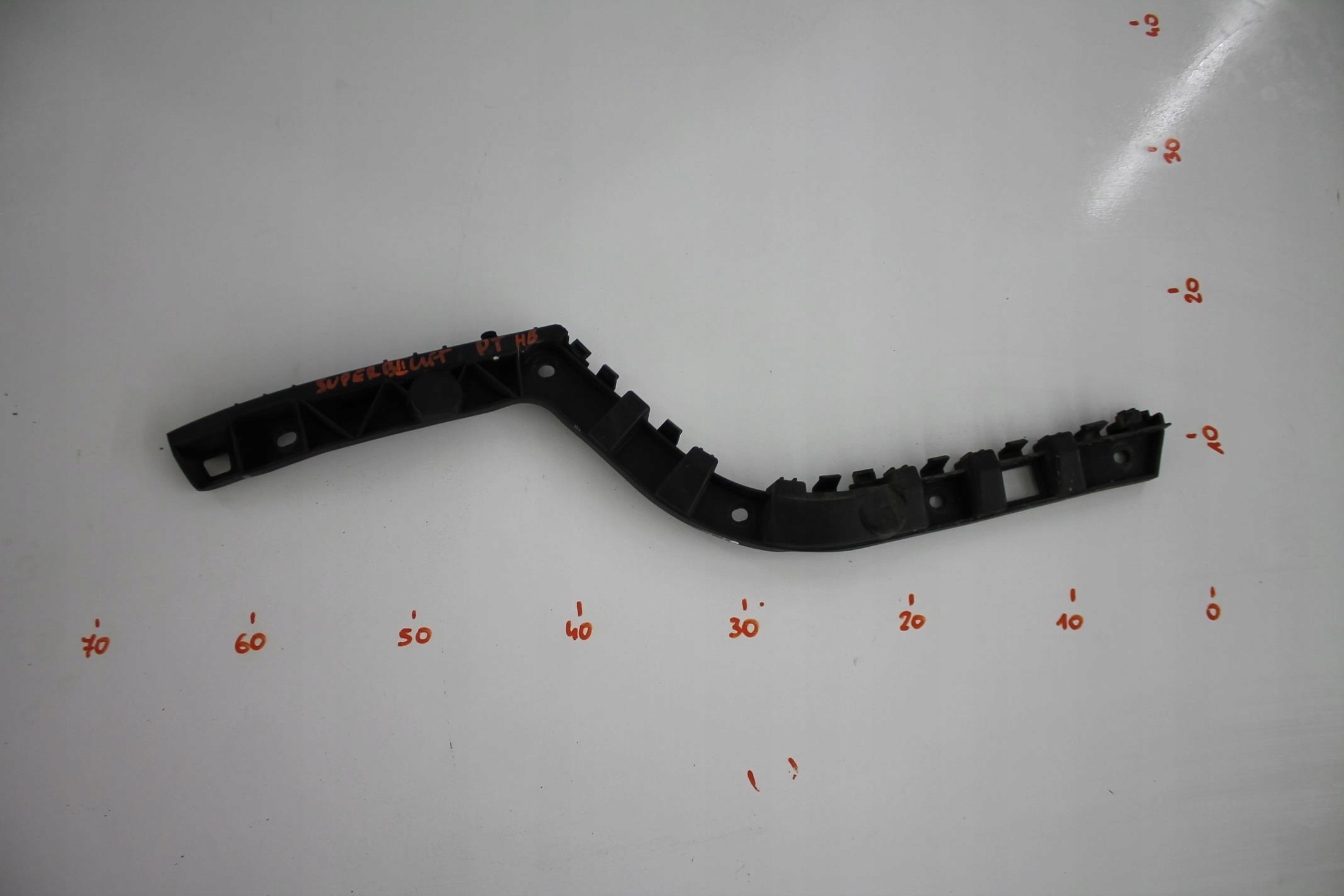 SUPPORT RIGHT REAR PART 3T5807394A SKODA SUPERB II LIFT