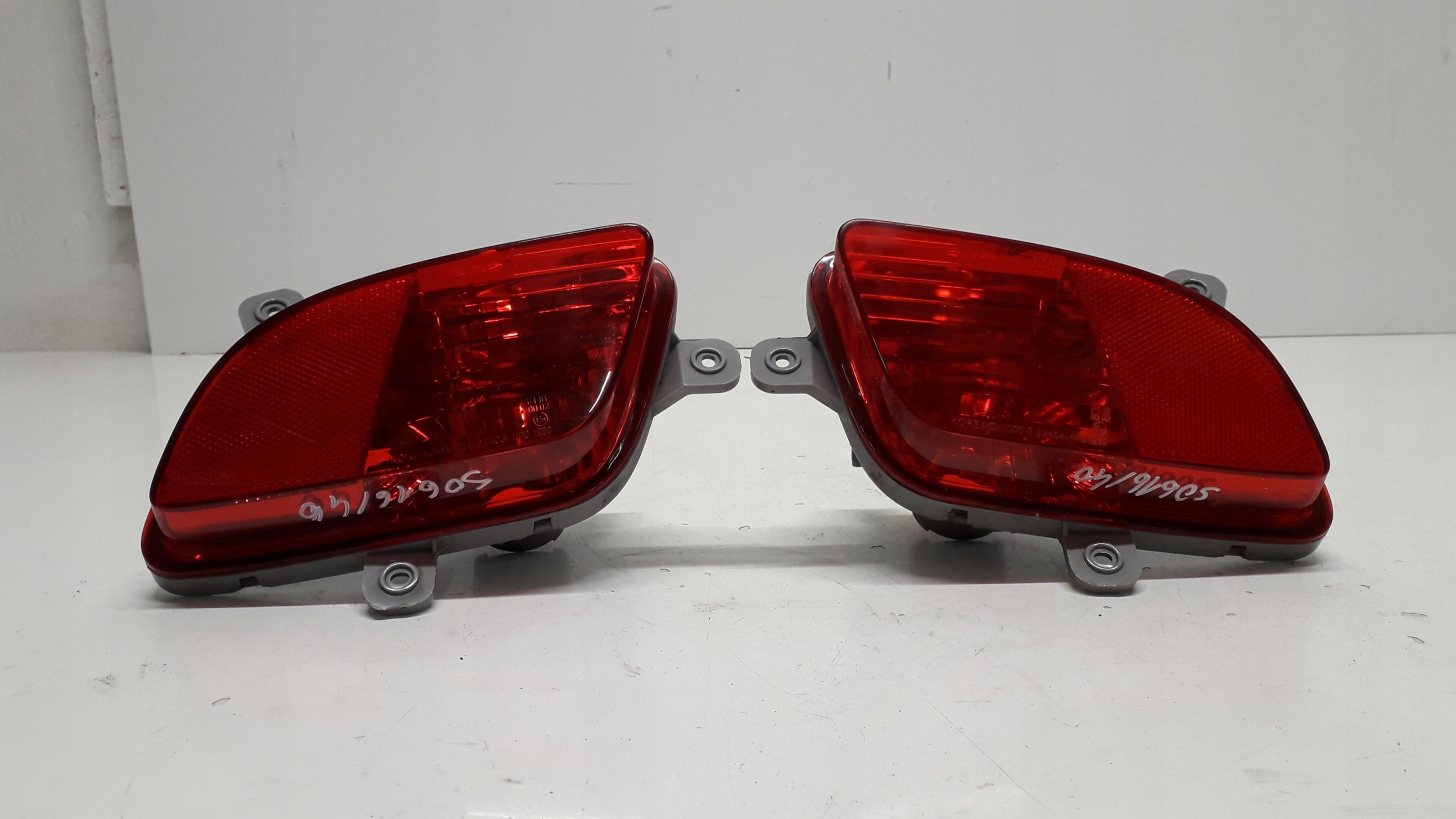 KIA VENGA LAMPA PRAWA I LEWA W ZDERZAK