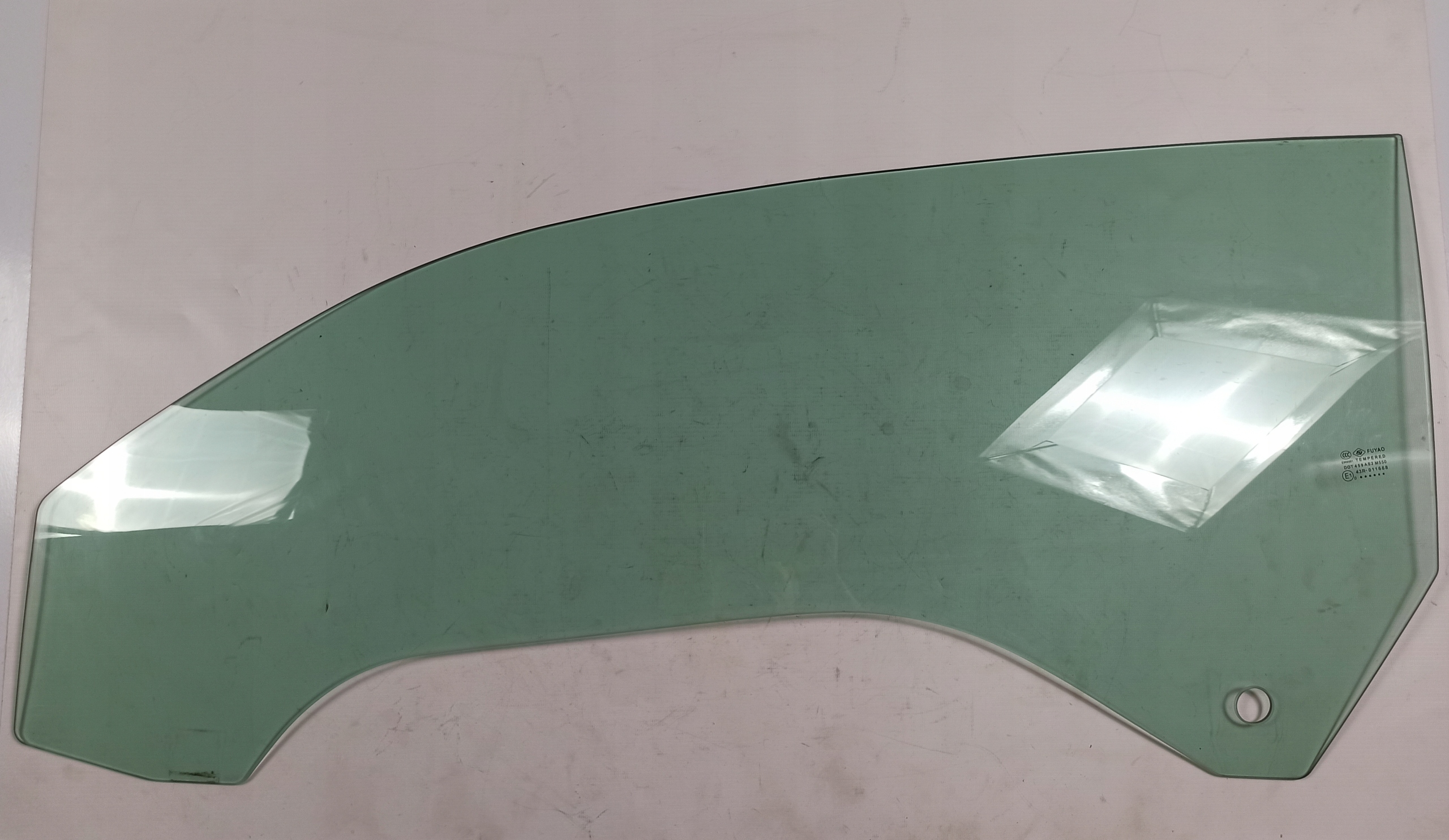 43R-011668 - Бічне скло лівих дверей водія Camaro 2009-2015