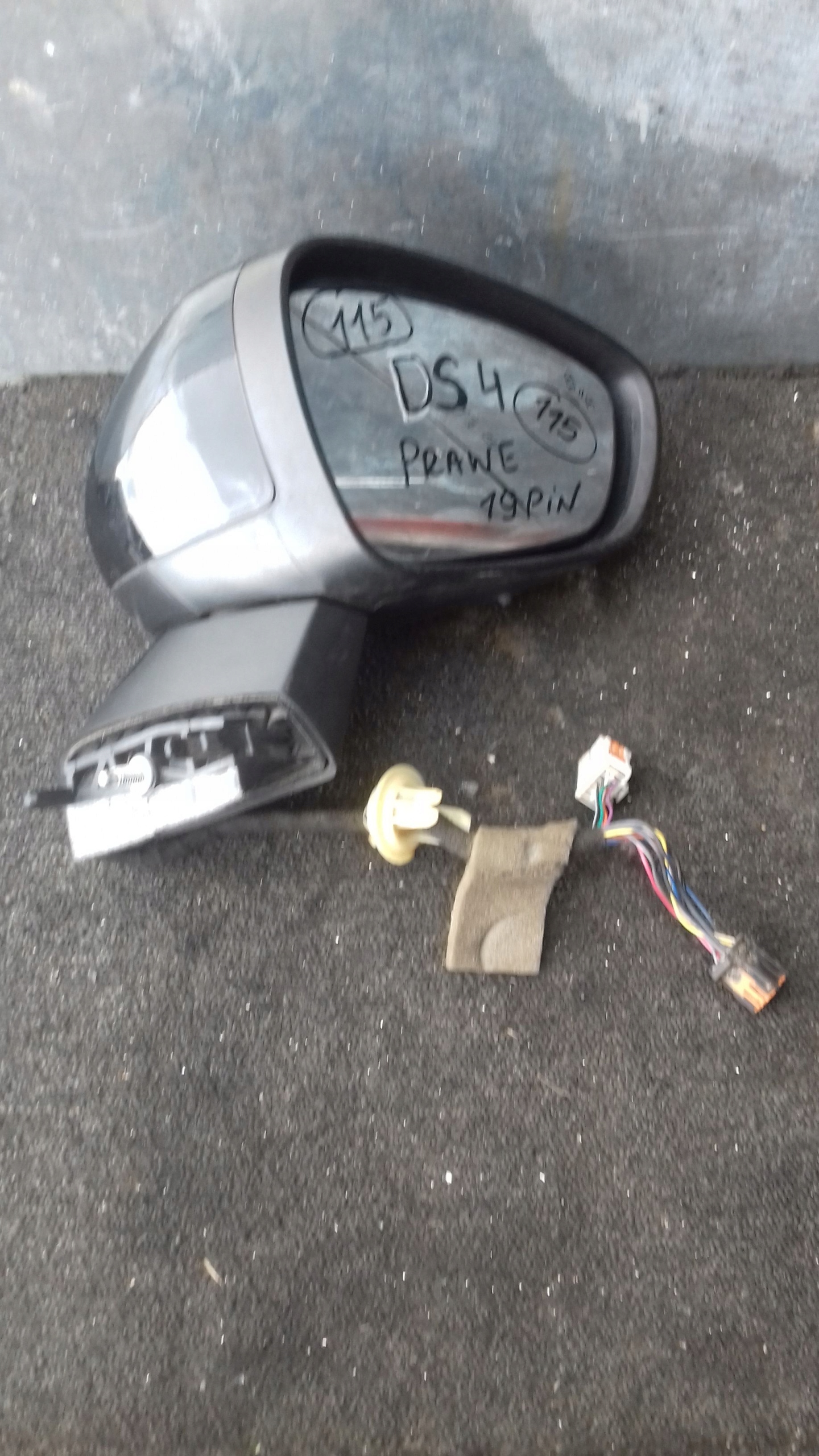 LUSTERKO PRAWE CITROEN DS4 19 PIN ASYSTENT