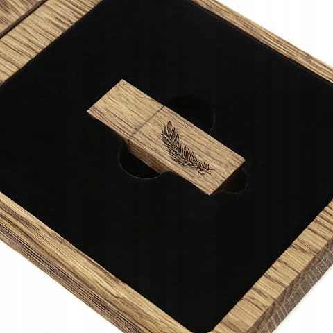 Drewniane etui na pendrive + grawer Wspomnienia Producent Foton Accessories