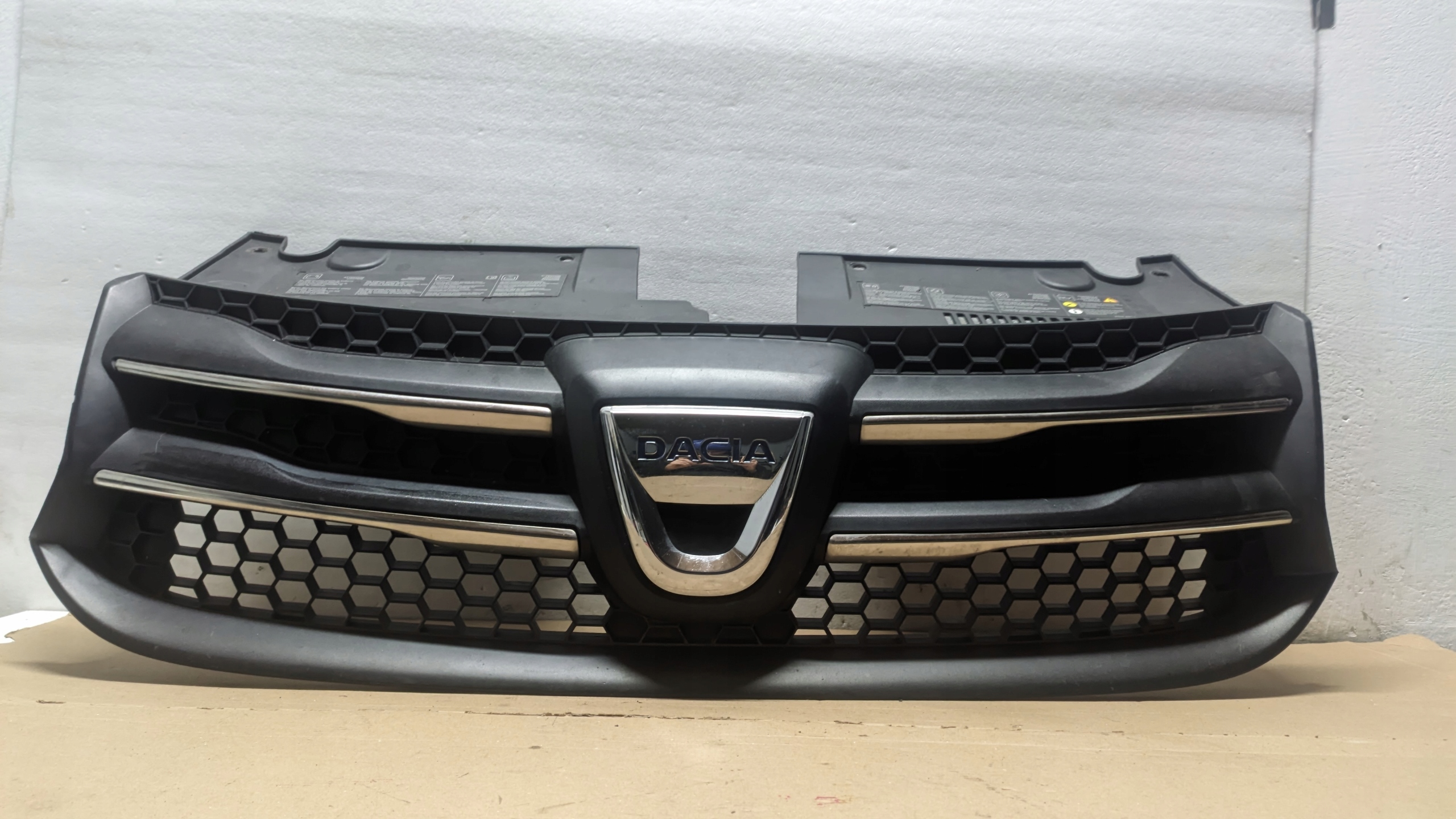 DACIA SANDERO II STEPWAY 1.4 B 13R front PREKLADgrill front CHROM 623103971R