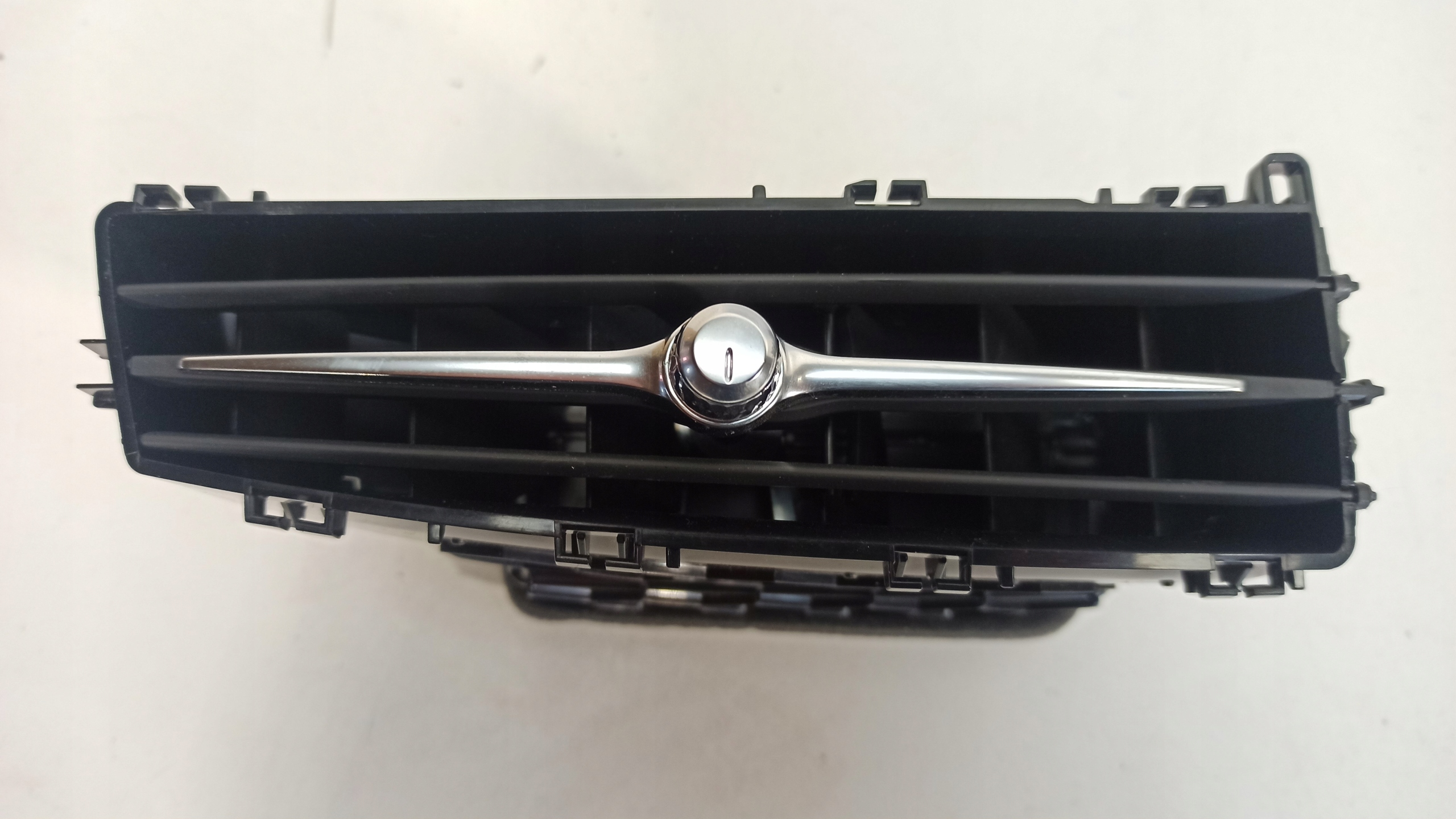 31417742 - VOLVO V60 решетка ПВ консоли 31477275