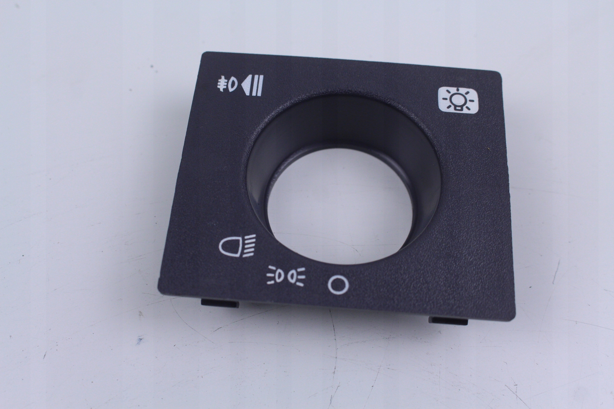 RAMKA OSLONA PRZELACZNIKA MERCEDES 609 VARIO Typ samochodu Samochody dostawcze