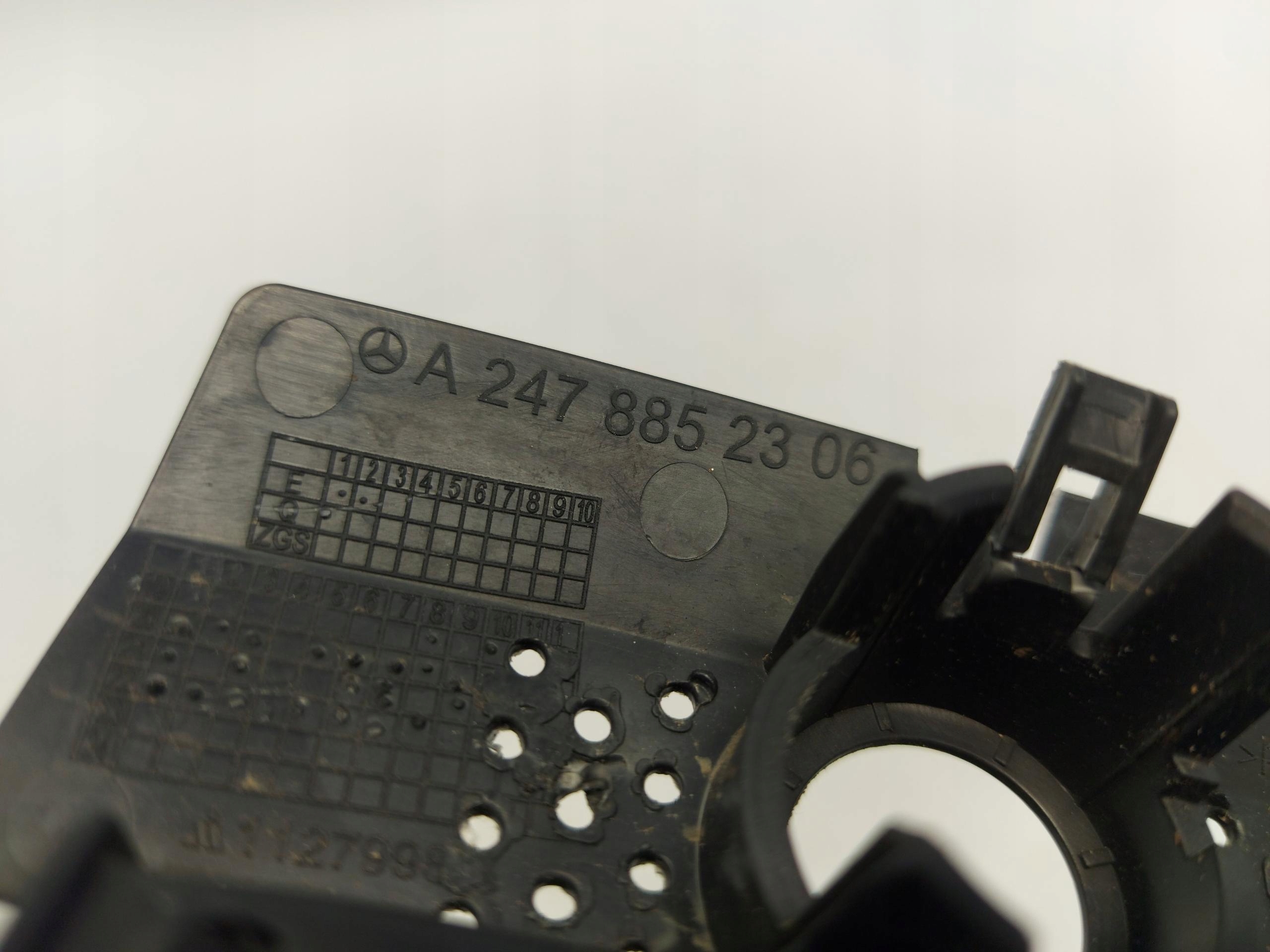 MERCEDES GLA 200 II H247 Koszyczek holder of the sensor PDC front left