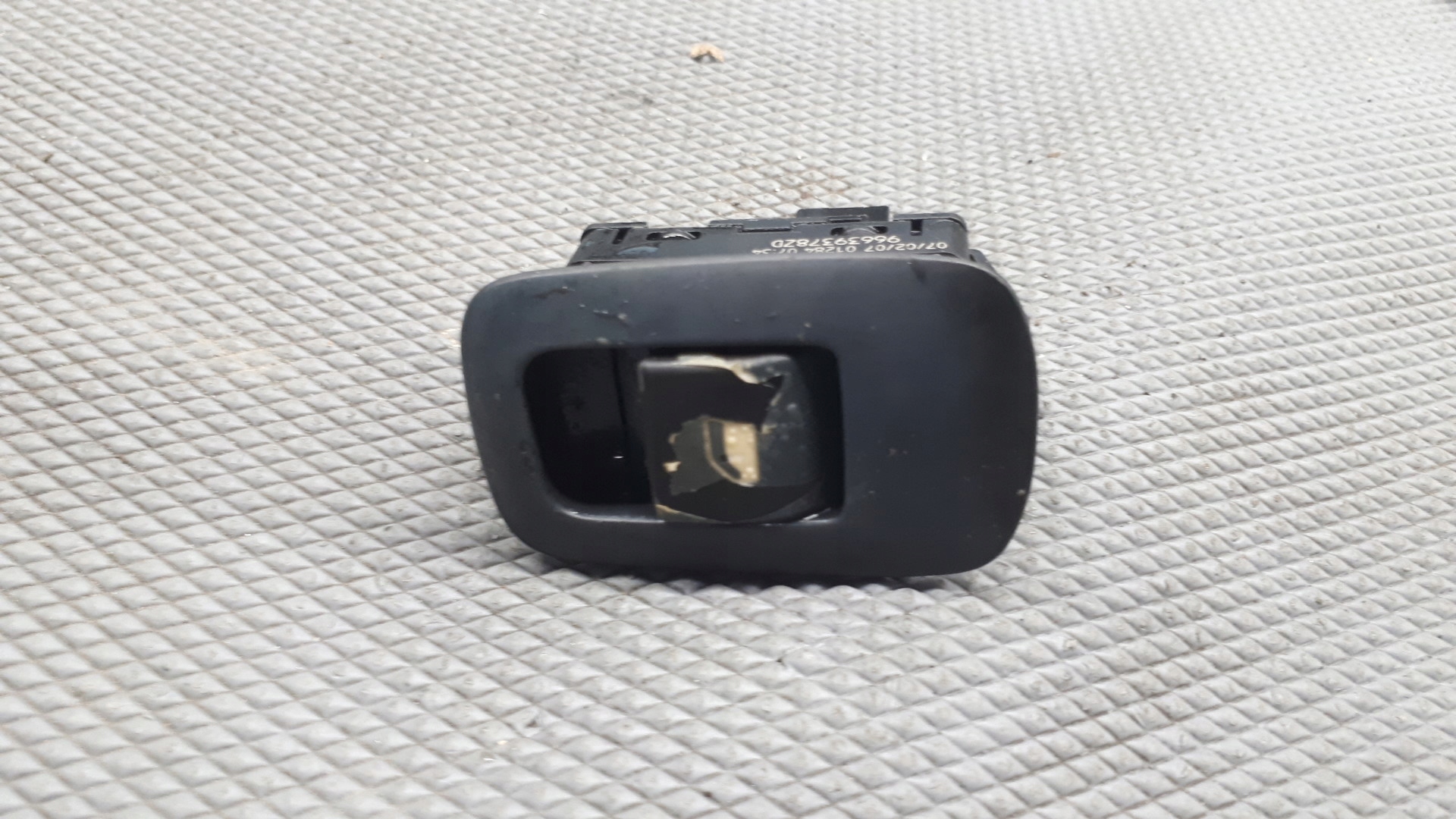 96639378ZD citroen c4 picasso przelacznik szyb Typ samochodu Samochody osobowe