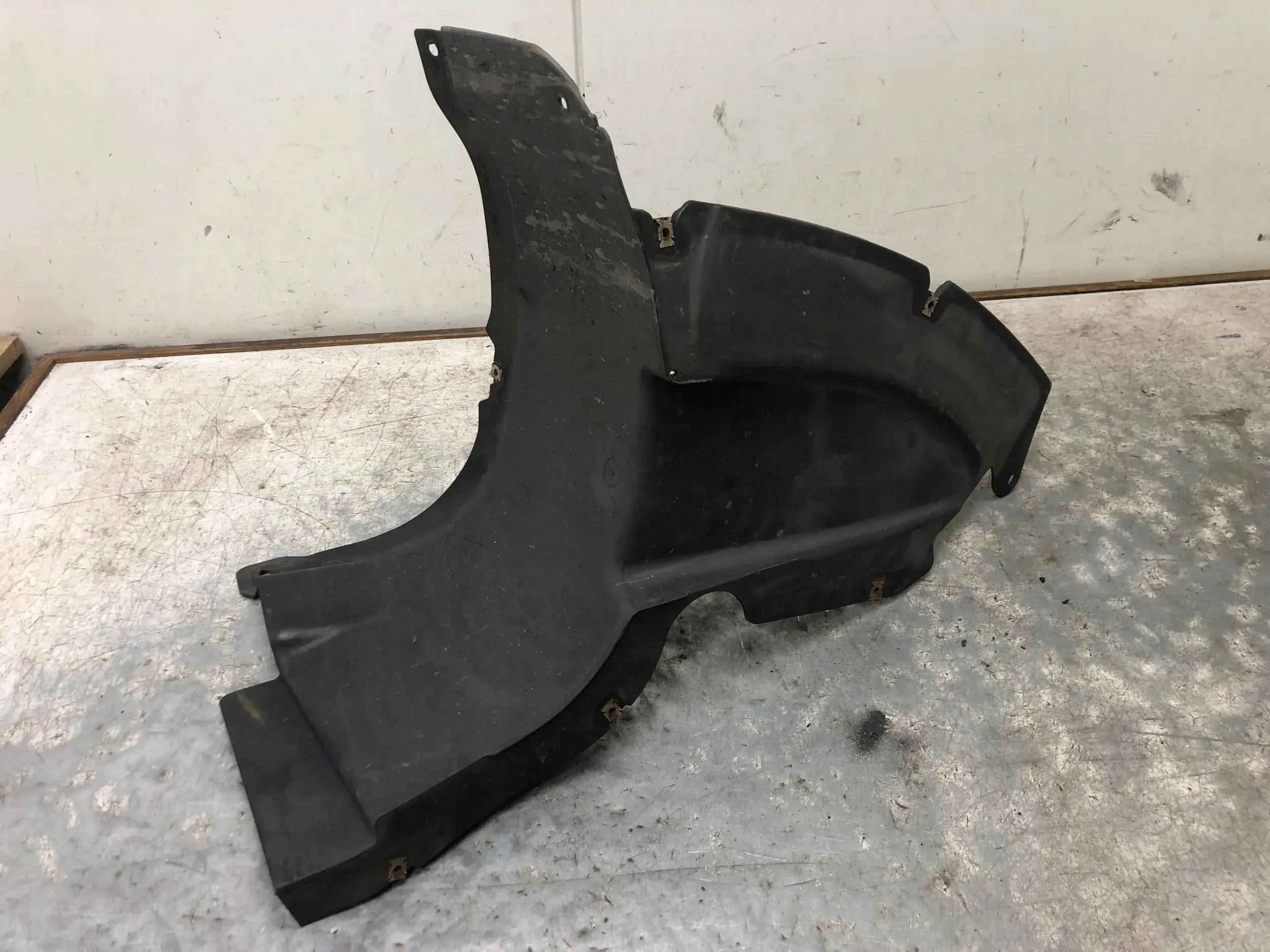 NOSEK NADKOLA right front VW PASSAT CC LIFT 3C8805912B