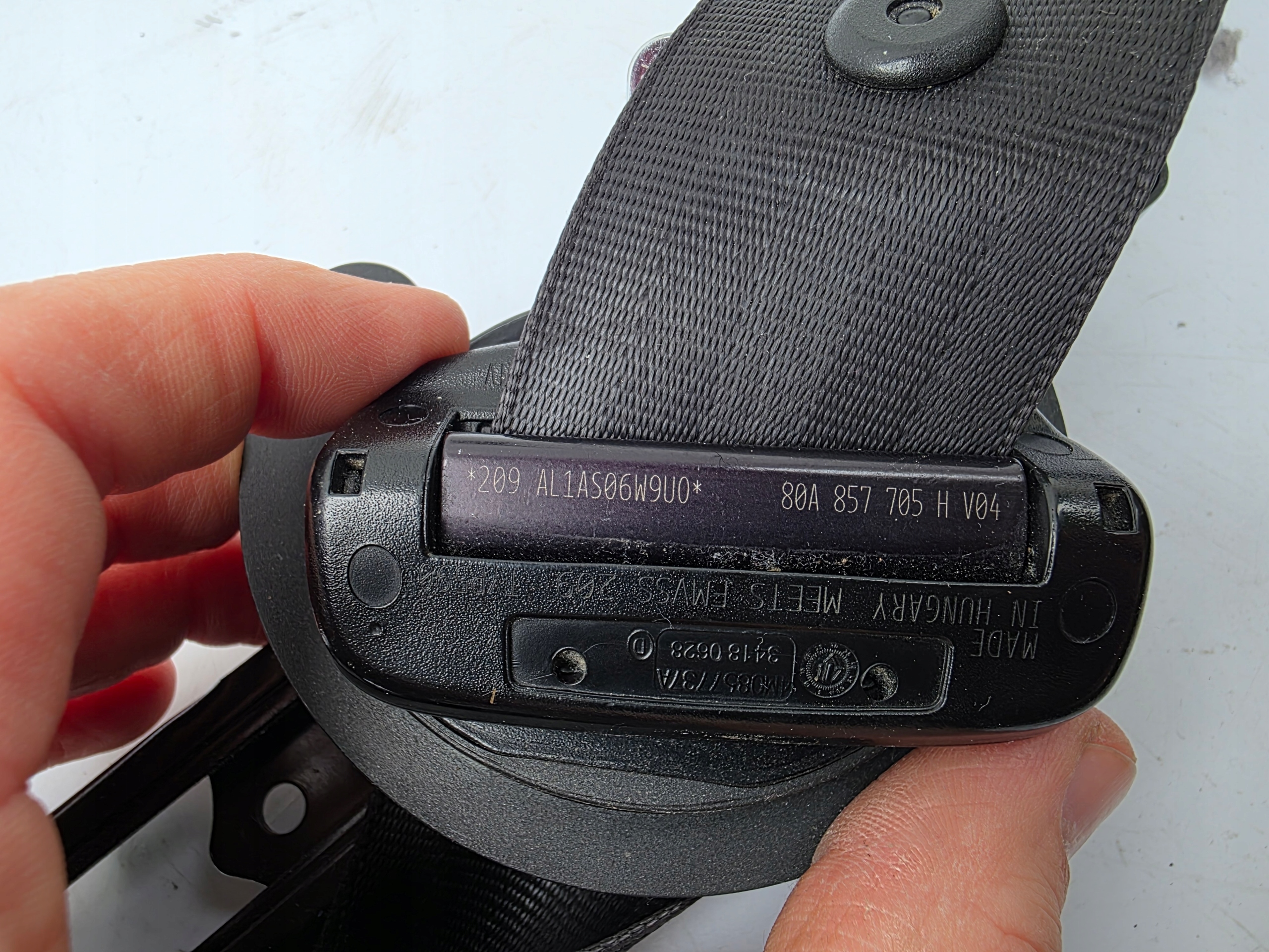 tension belt safety left front driver´s AUDI Q5 80A FY black