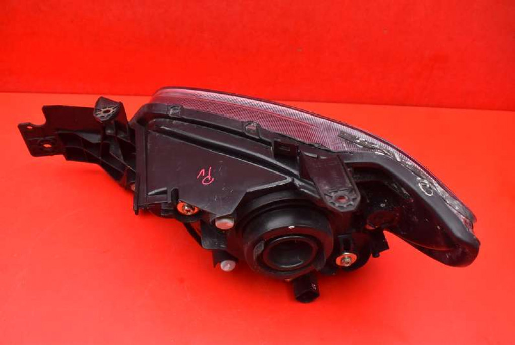 REFLEKTOR right light front EU MITSUBISHI OUTLANDER 1 and 01-08