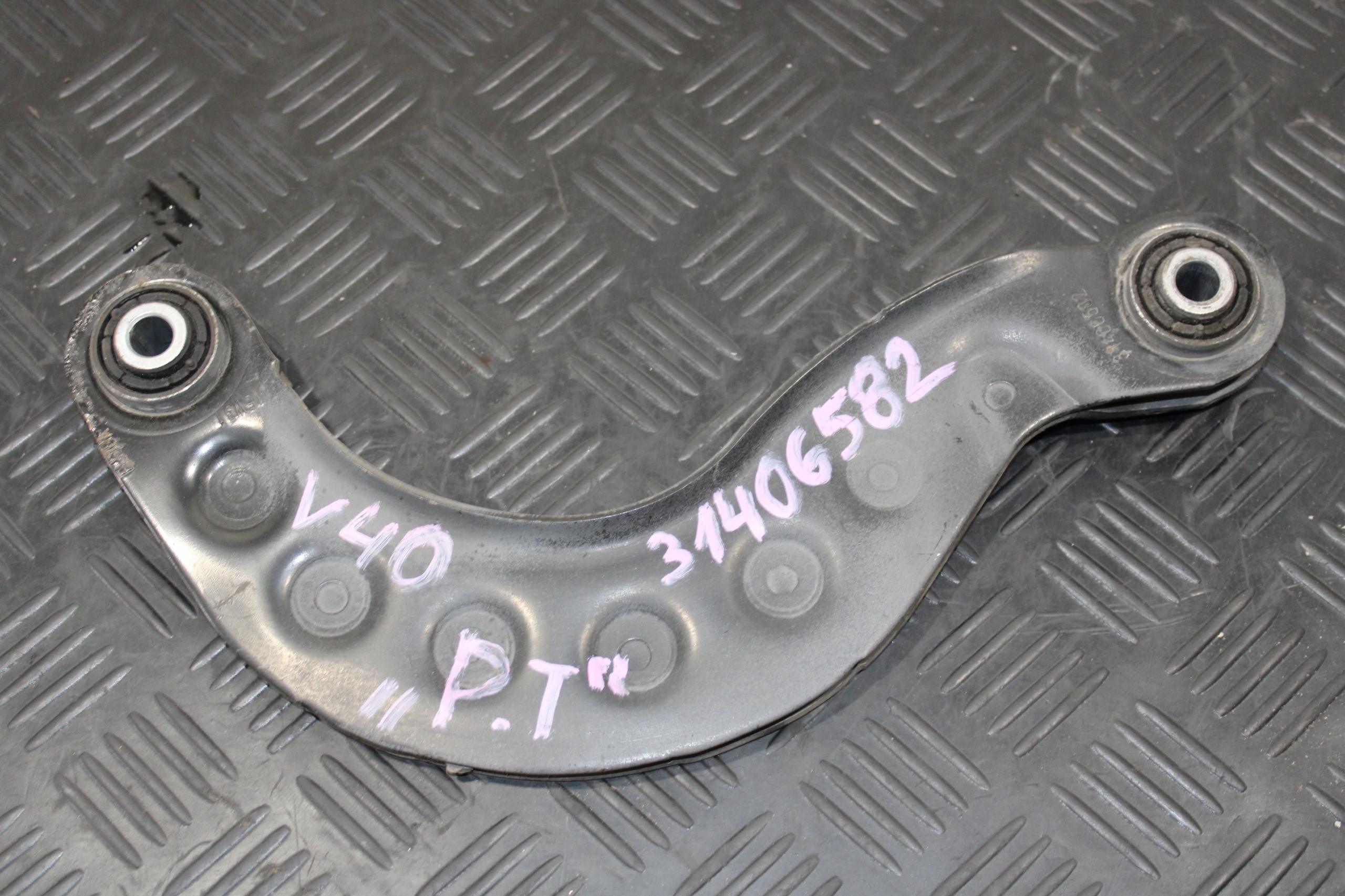 Querlenker rechts heck VOLVO V40 II 2 D2 31406582