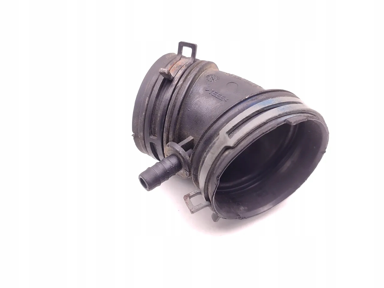 труба Воздух Audi A2 1.6 8Z0133356