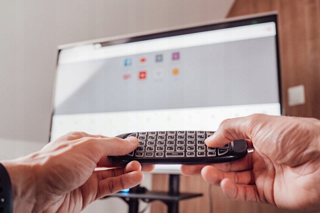 OUTLET ODTWARZACZ MULTIMEDIALNY SMART BOX tv andr Formaty dźwięku MP3 WMA