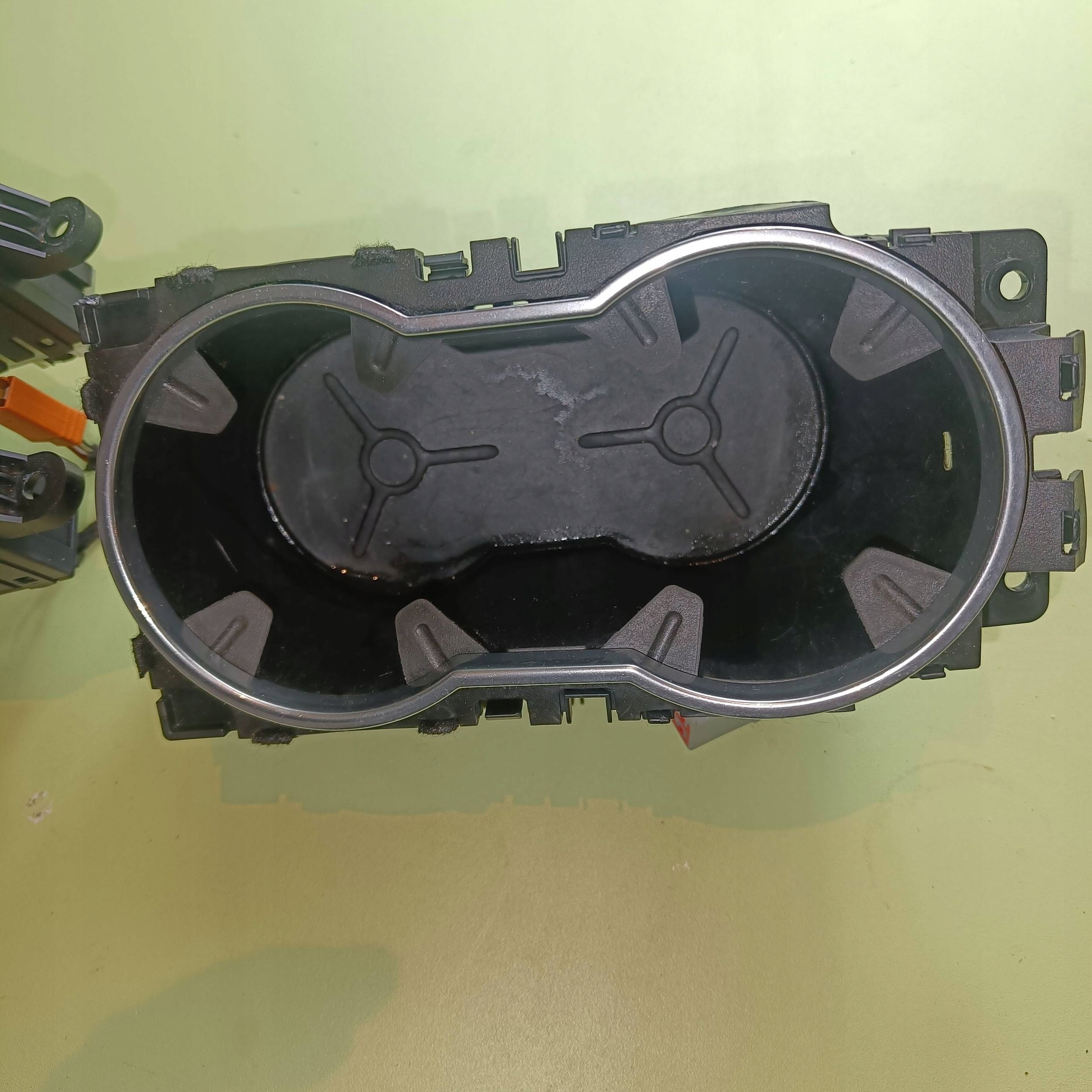 FORD KUGA MK2 bracket for KUBKI PODSWIETLANY PANEL seats bundle