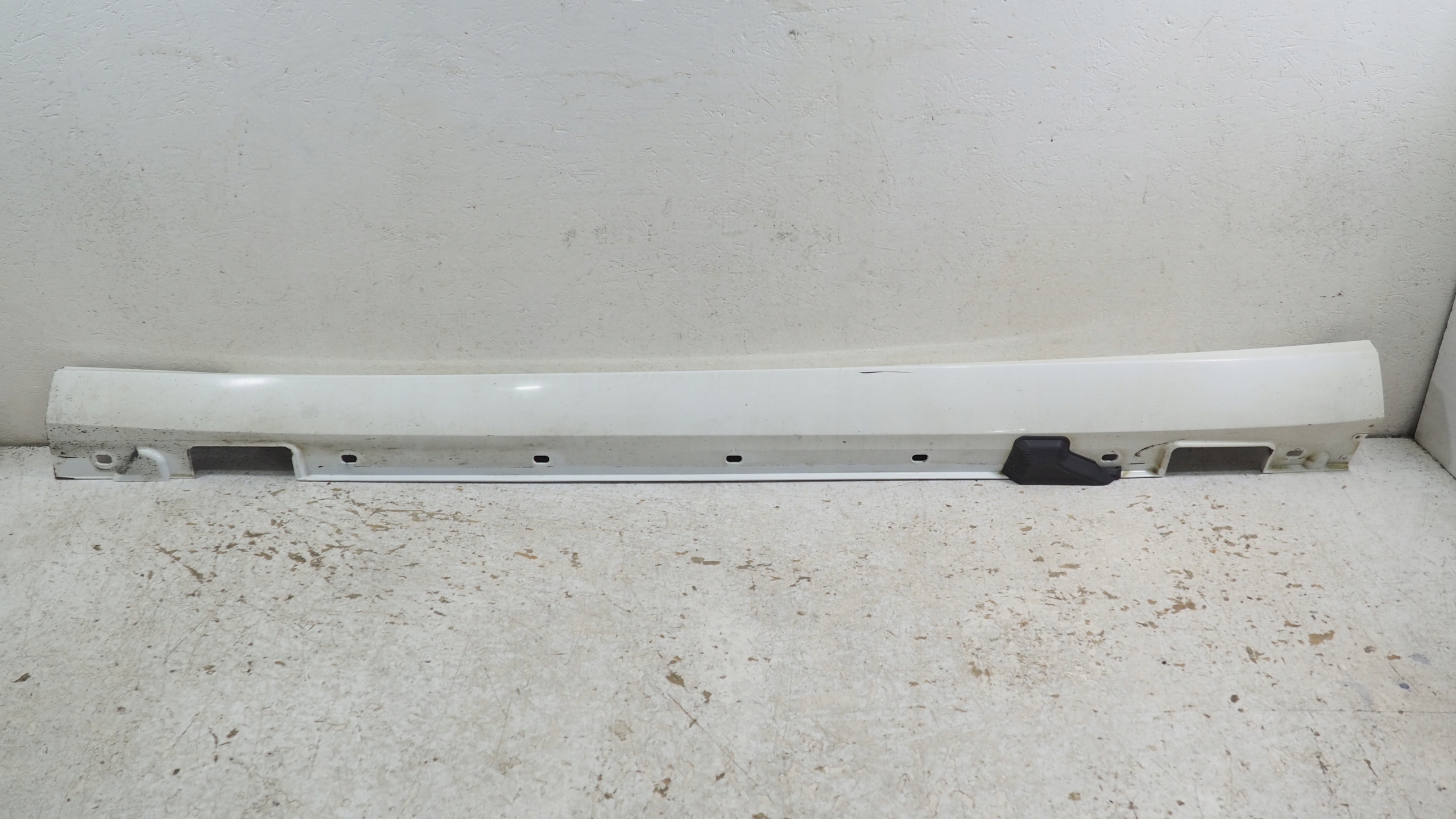 Mercedes E Klasa W212 moulding threshold left A2126900740
