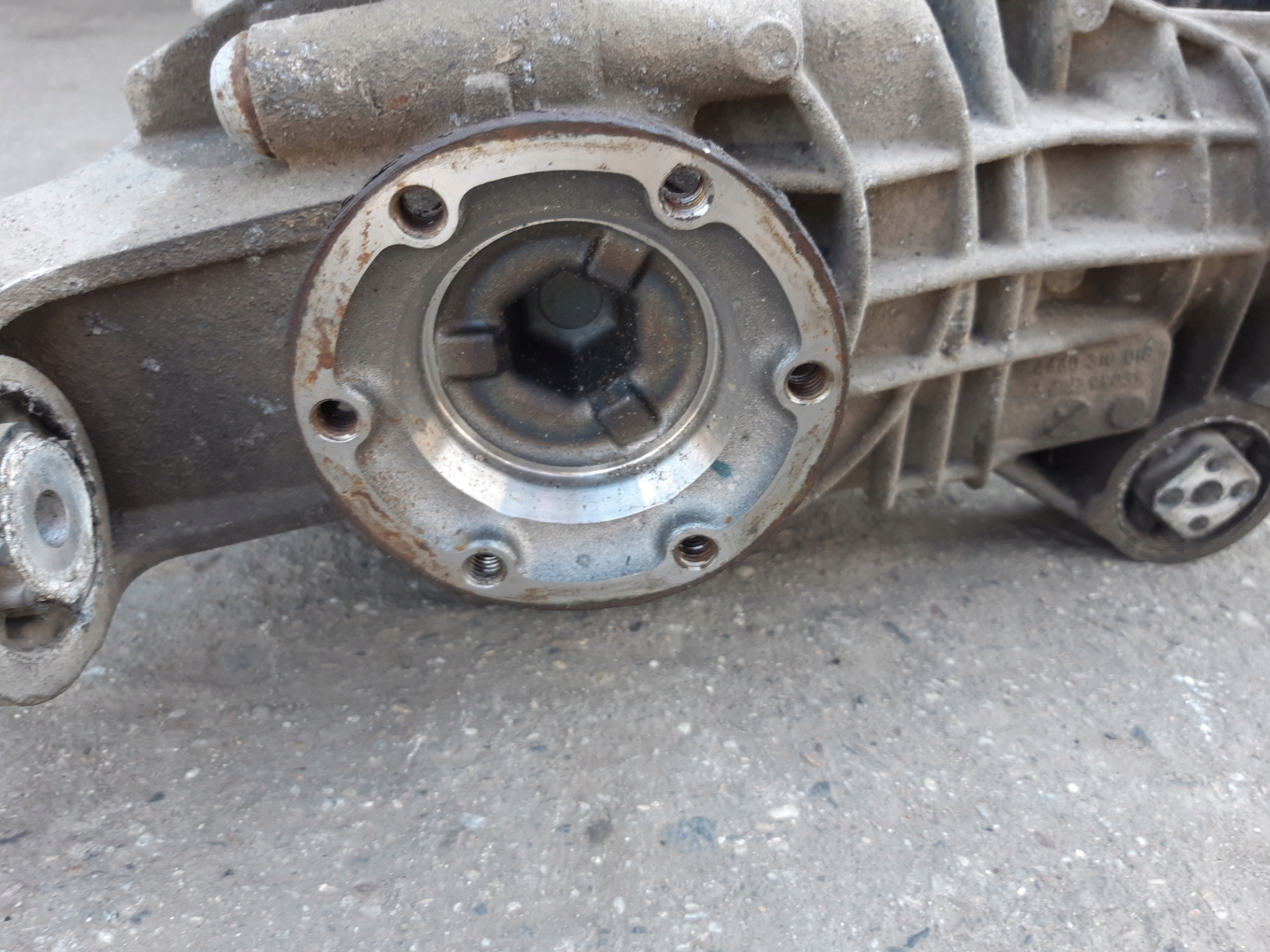 AUDI Q7 4L 4.2TDI differential diff differential rear part rear