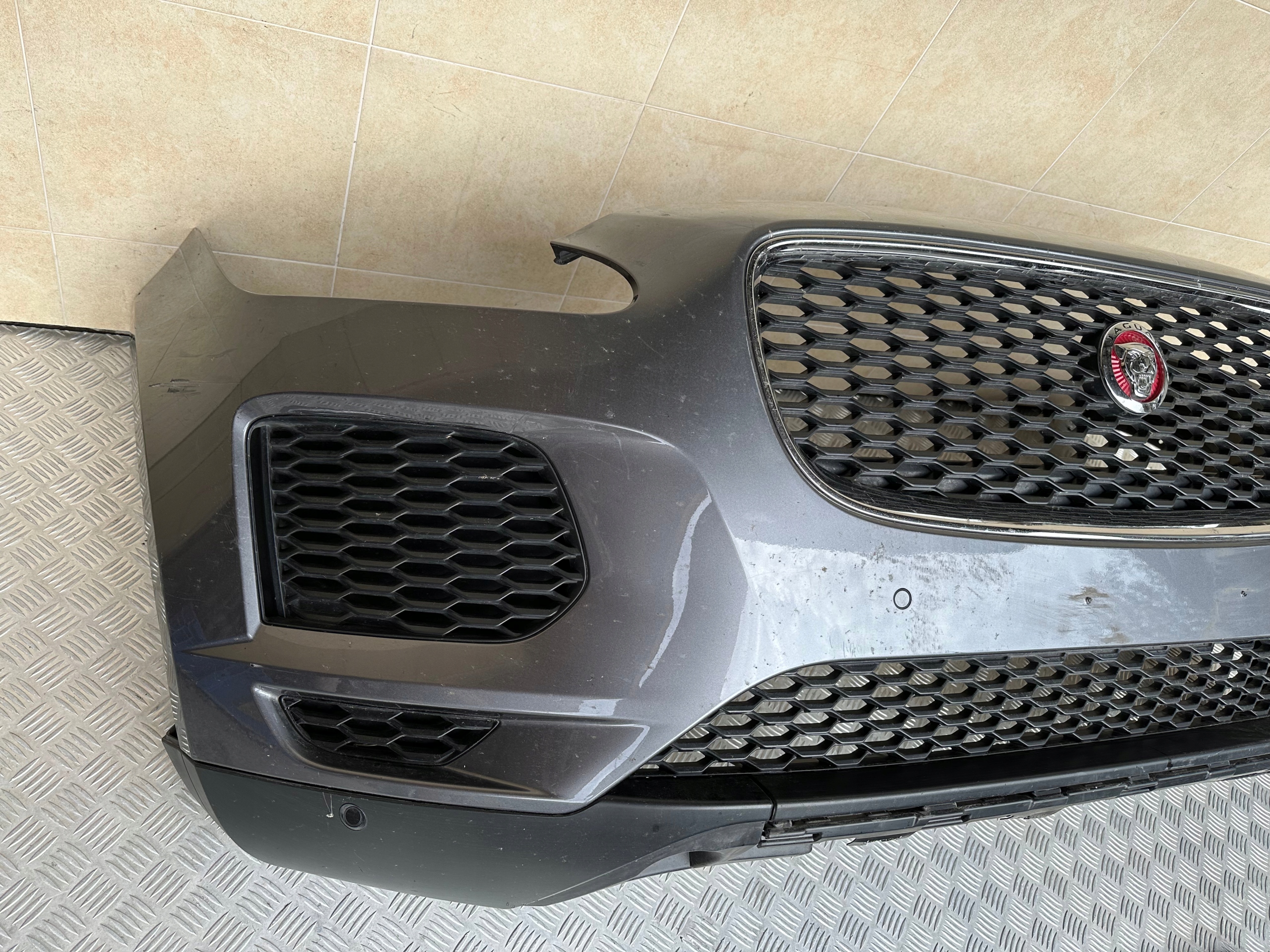Paraurti anteriore JAGUAR E-PACE 4 PDC