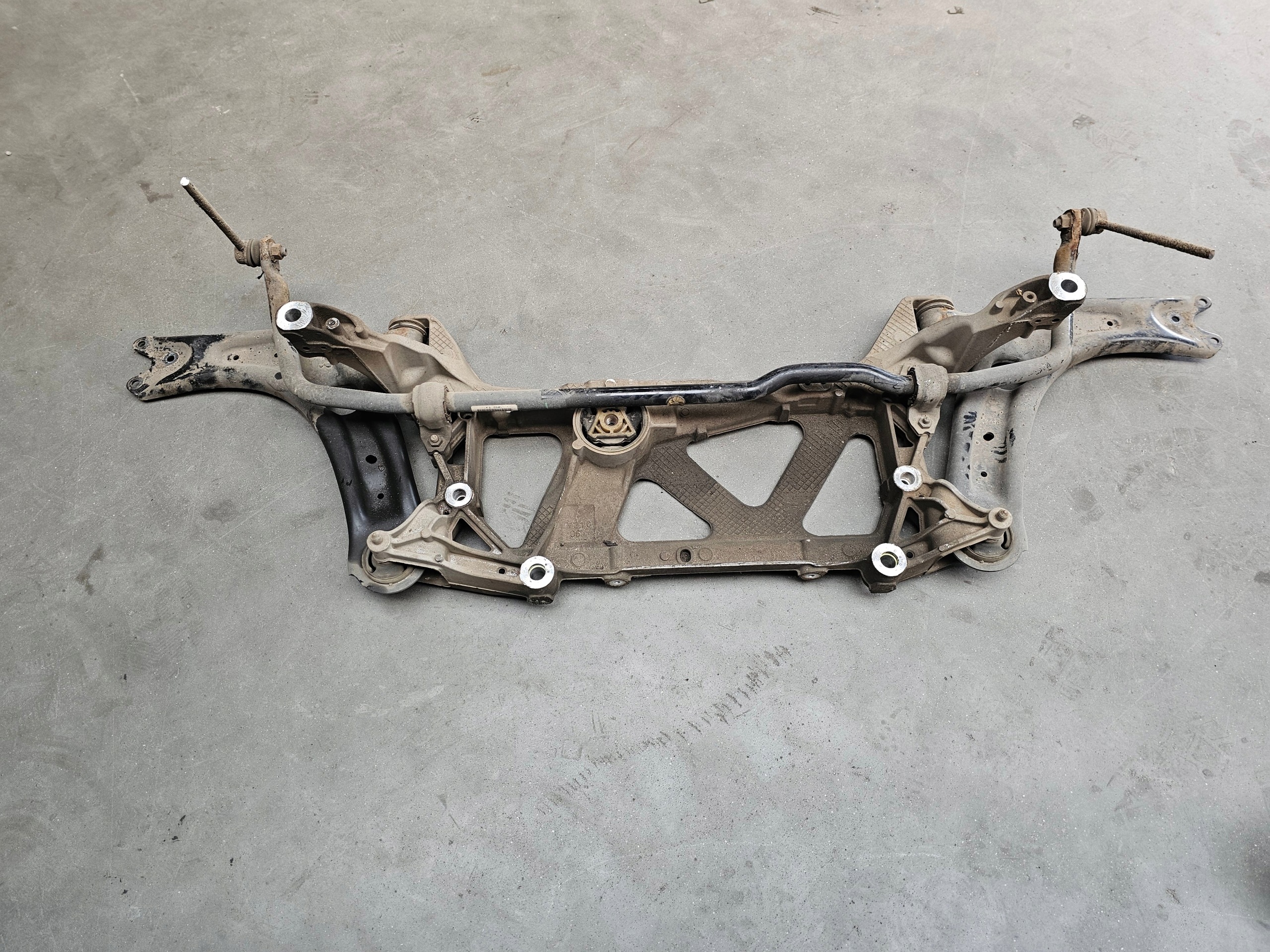 VW PASSAT B8 subframe axle beam 3Q0199369 E original