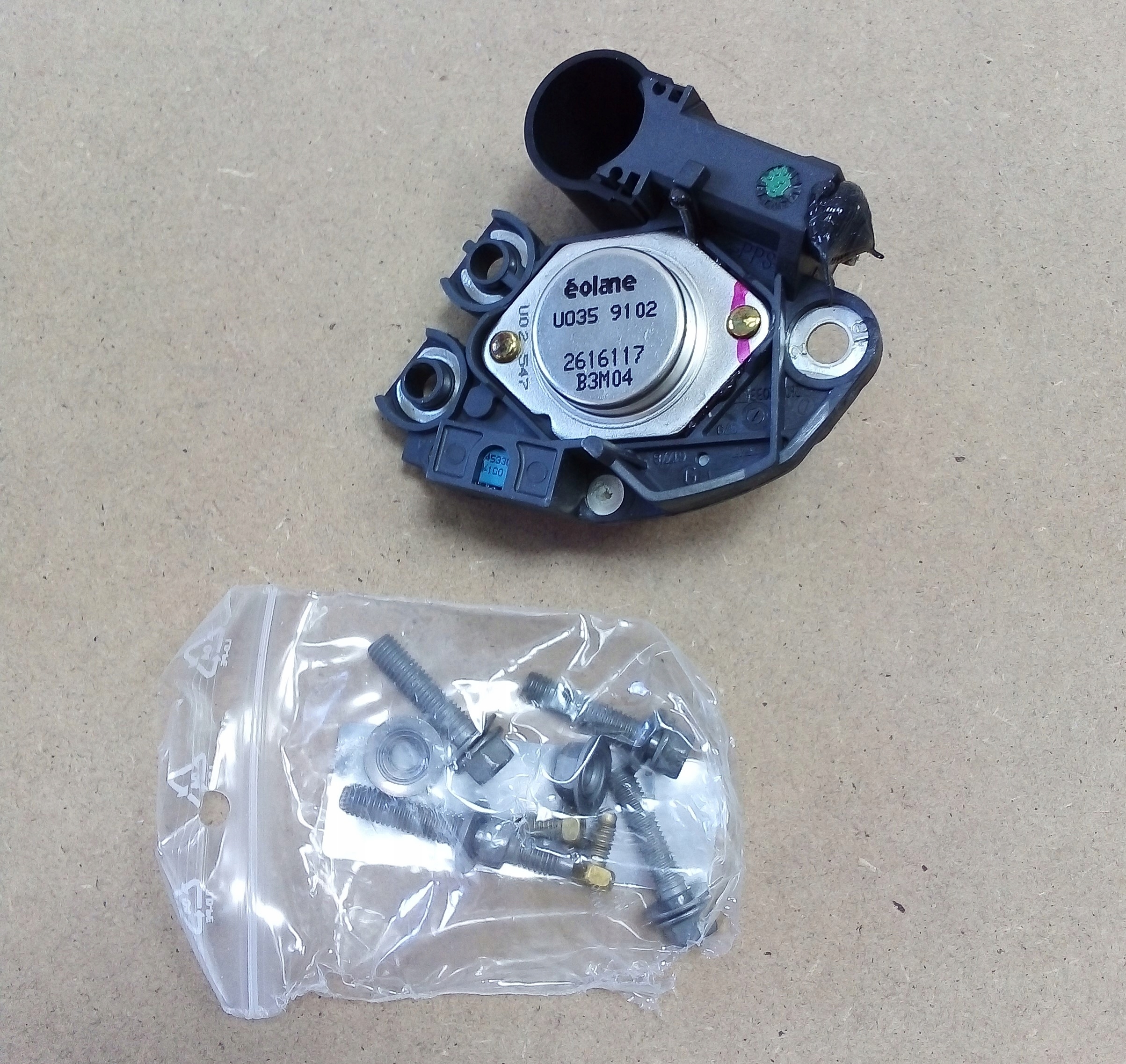 ORYGINAŁ FIAT REGULATOR NAPIĘCIA 9949256 Producent części Fiat OE