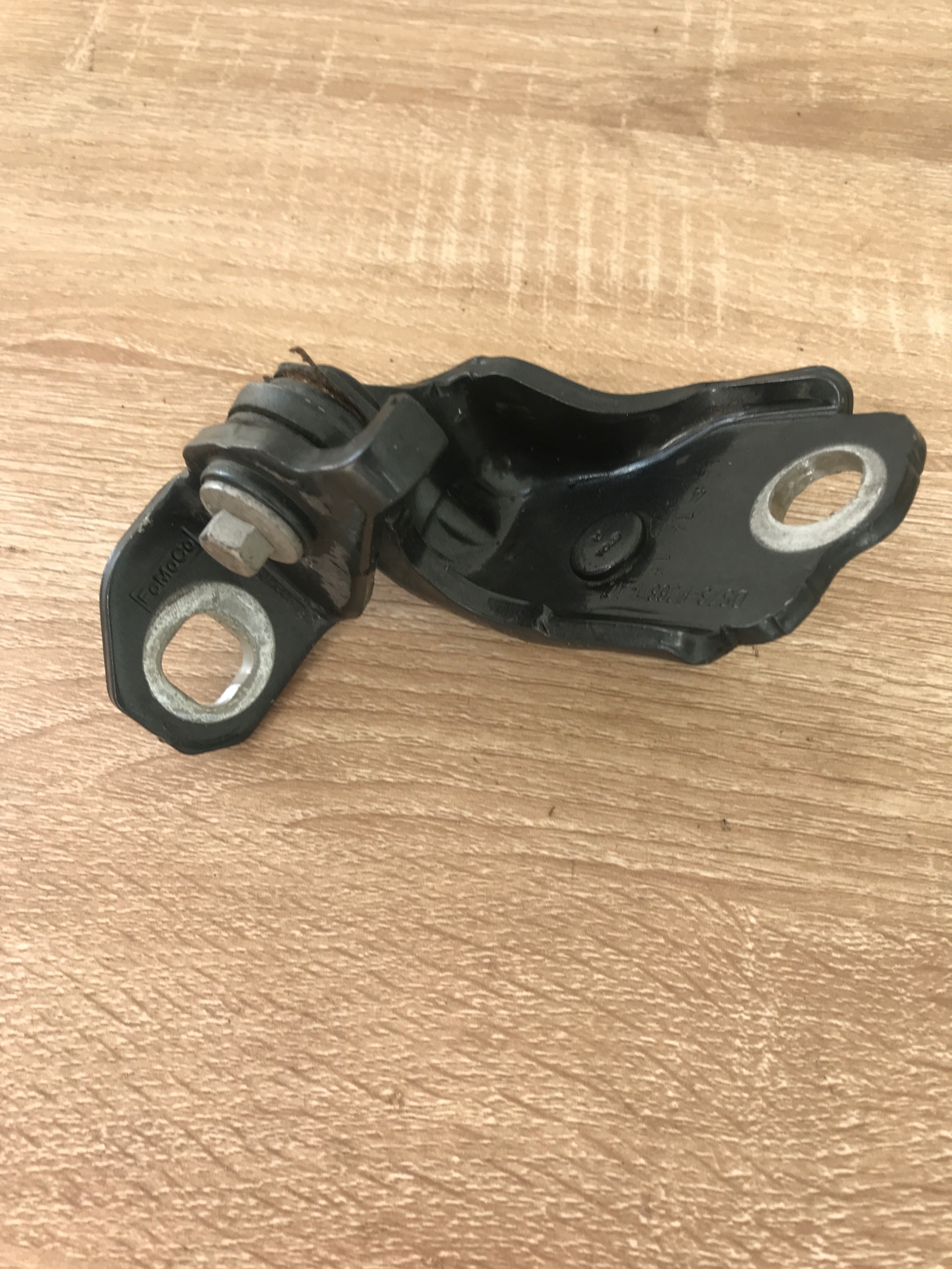 hinge door right lower rear part FORD MONDEO MK5