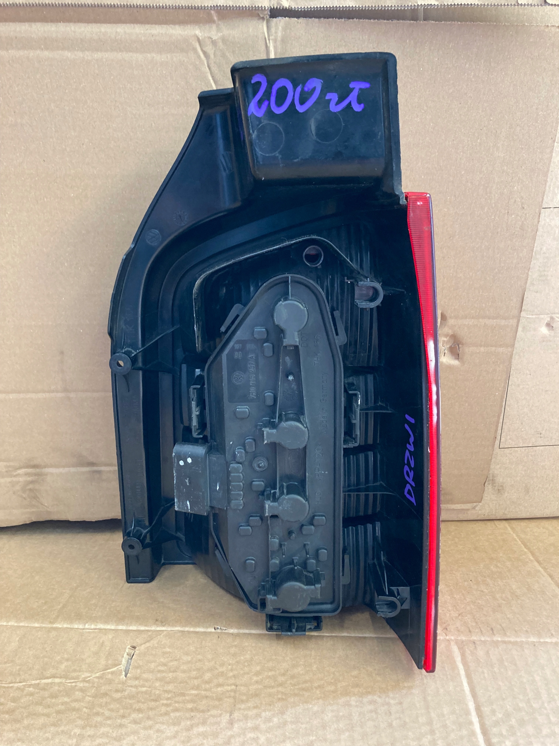 T5 TRANSPORTER light rear left WERSJA Z DRZWIAMI