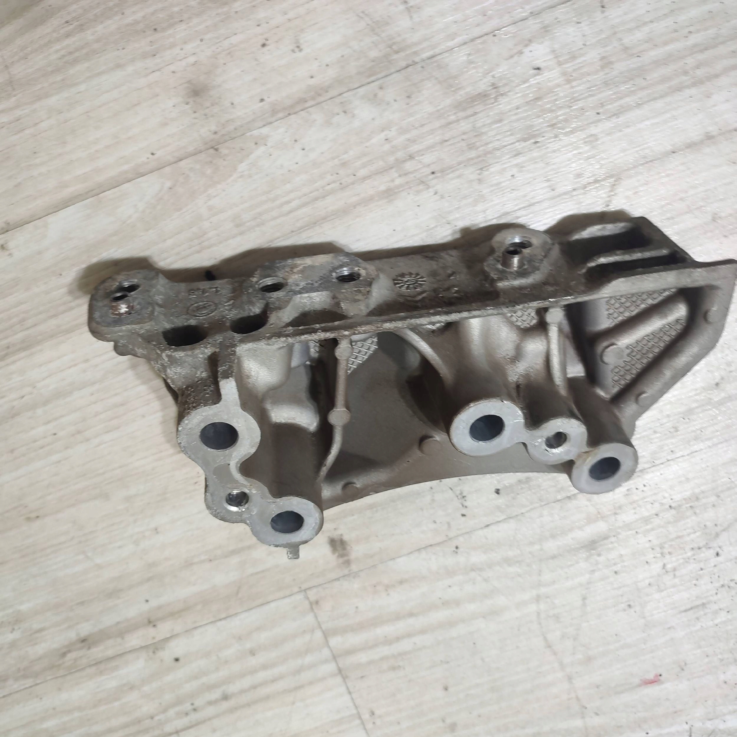 gearbox mount Peugeot Rifter DV5R2P
