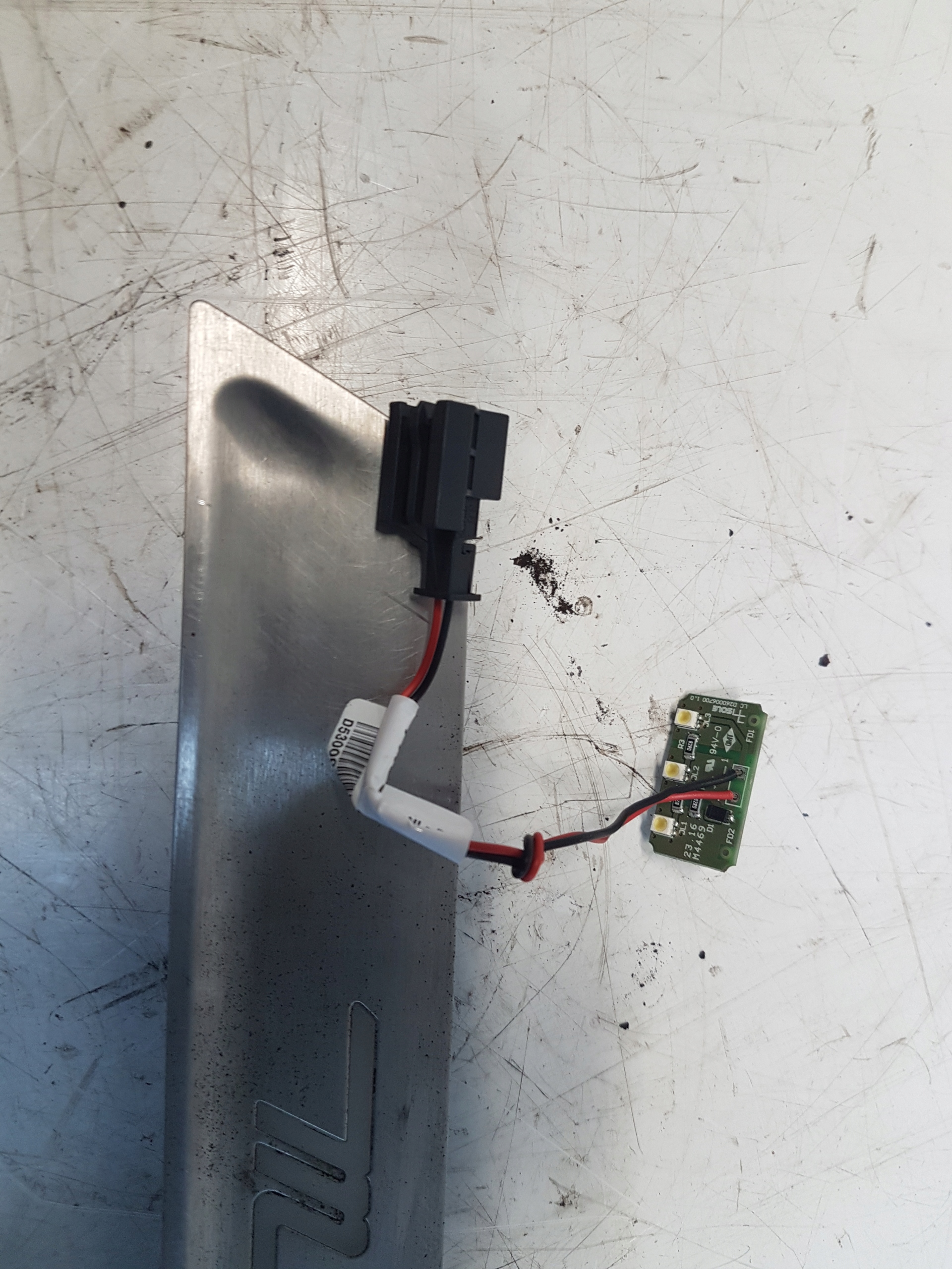 MASERATI LEVANTE mouldings threshold OZDOBNA right