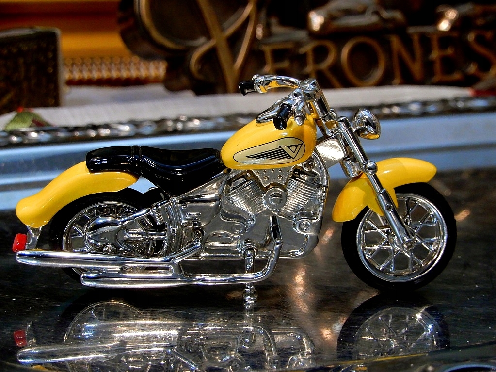 PREZENT MOTOCYKLISTY HARLEY DAVIDSON ? Z ZEGARek Typ zegar stojący