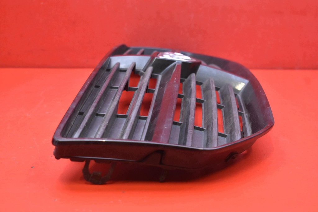 front PREKLADgrill black 1JA91TRMAA DODGE CALIBER 1 and 06-12